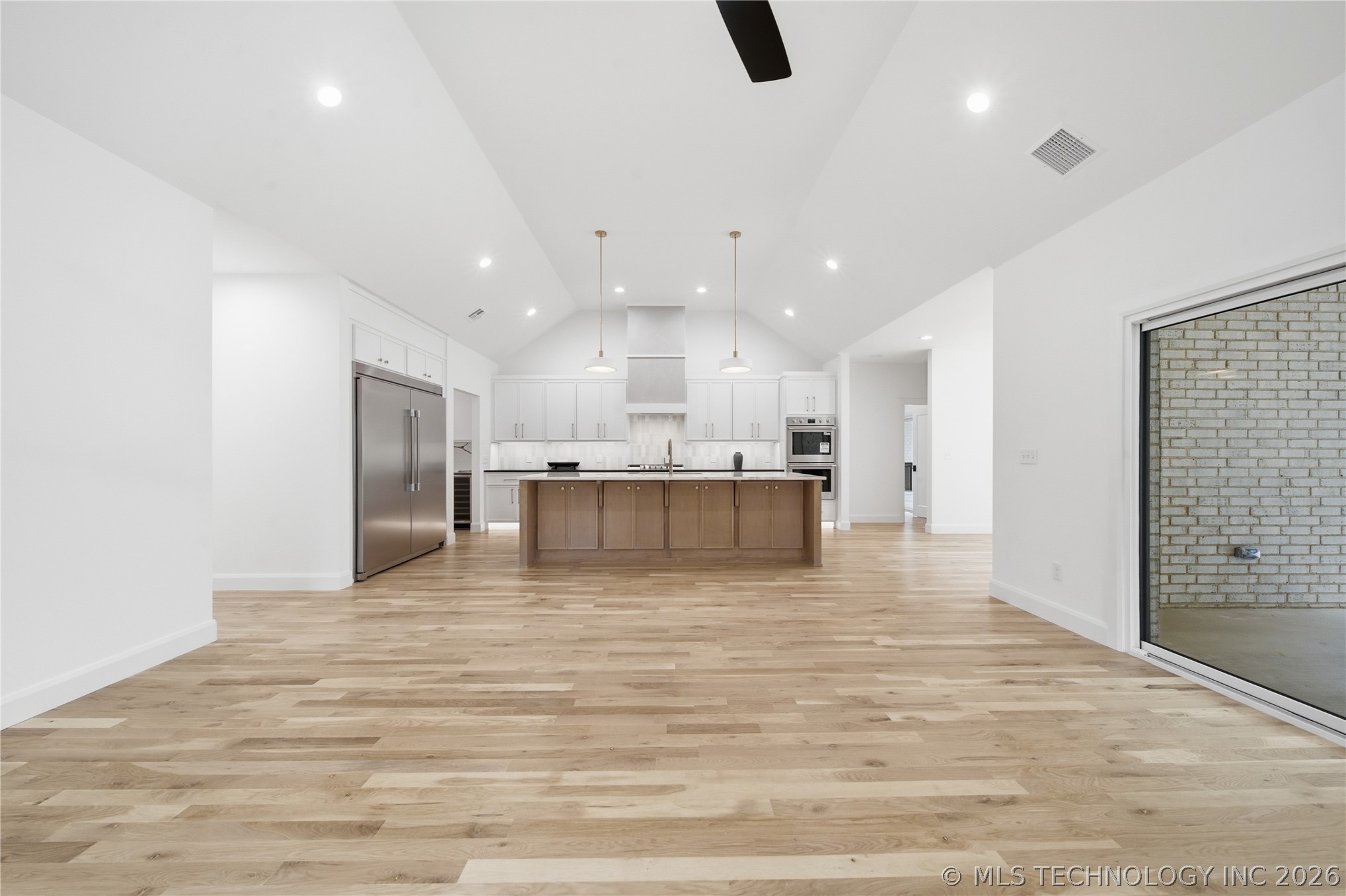 2405 E 26th Street Property Photo 4