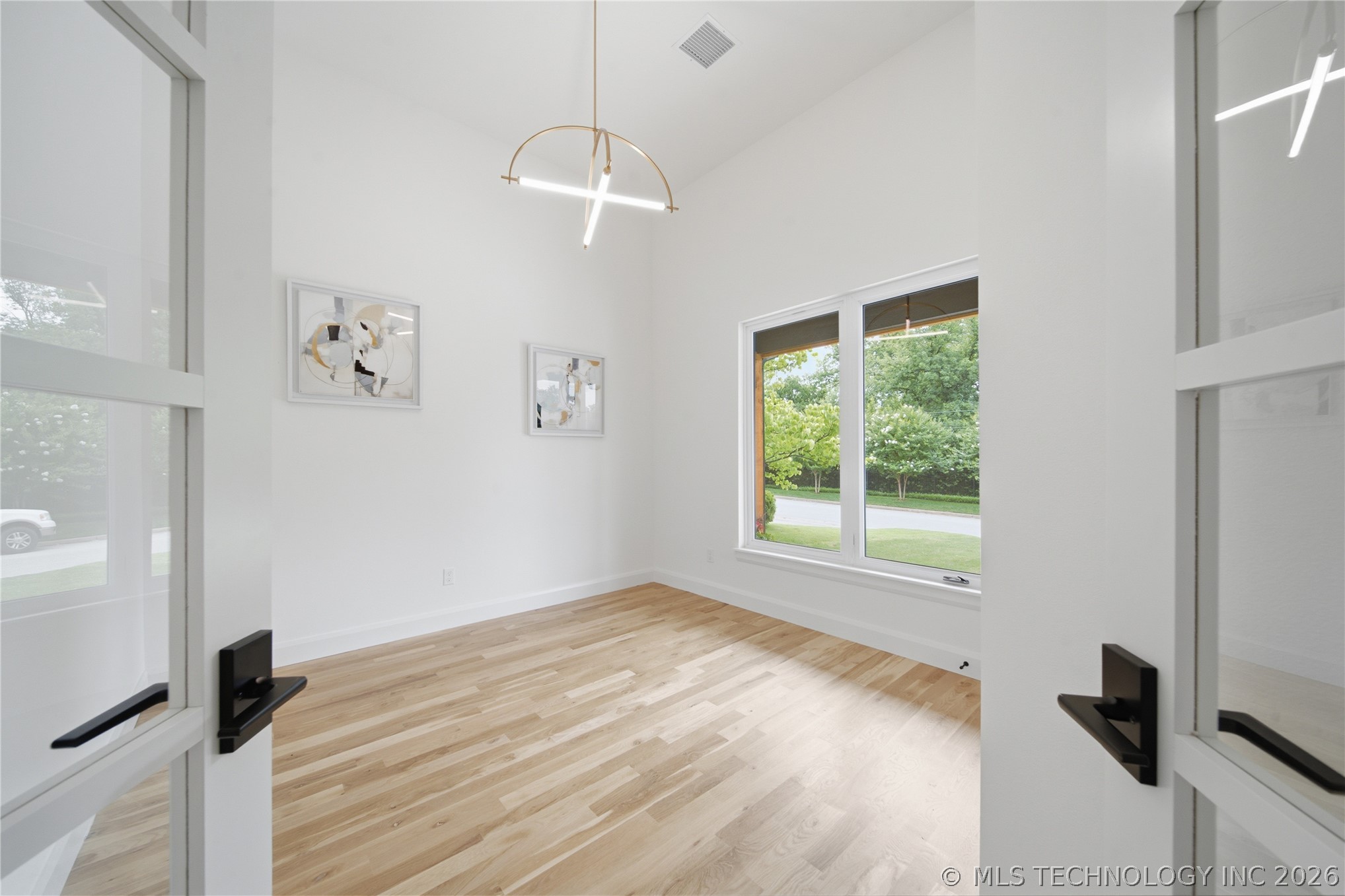 2405 E 26th Street Property Photo 16