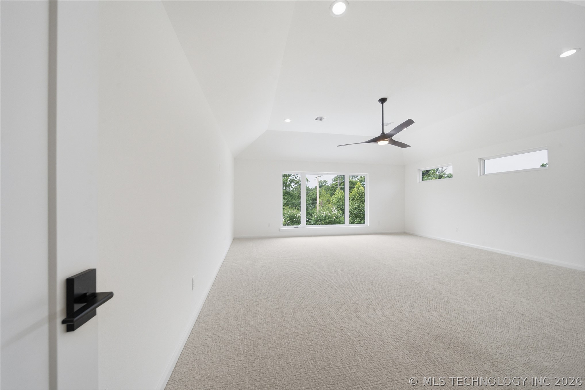 2405 E 26th Street Property Photo 35