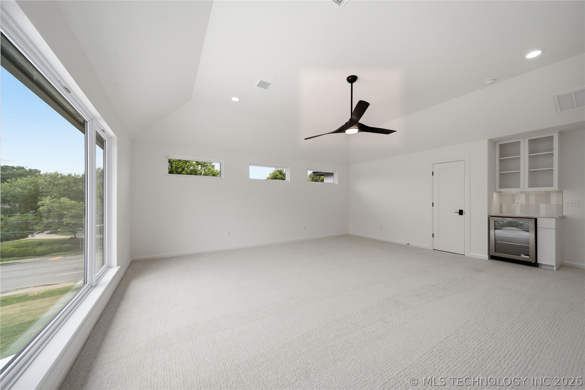 2405 E 26th Street Property Photo 36