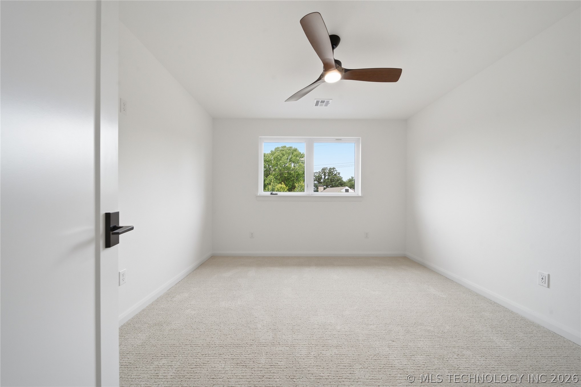2405 E 26th Street Property Photo 38