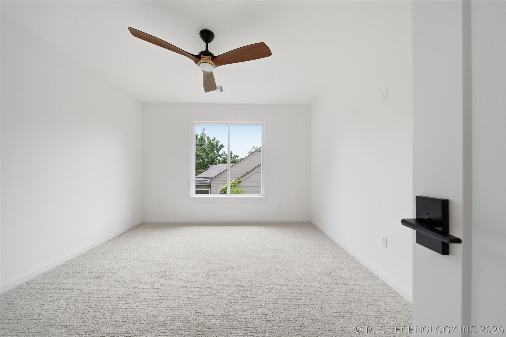 2405 E 26th Street Property Photo 43