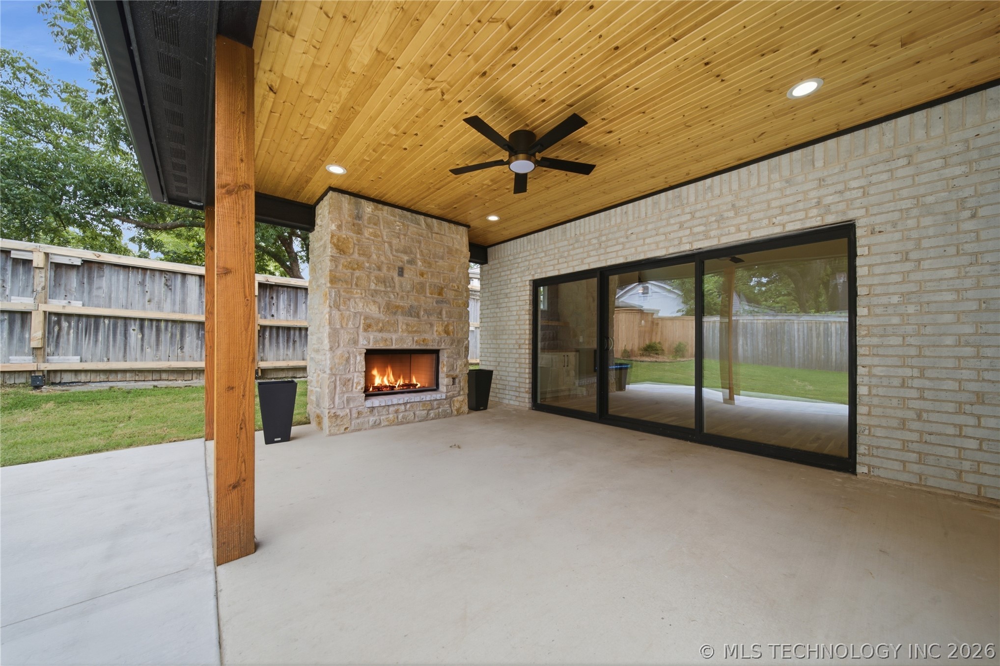 2405 E 26th Street Property Photo 45