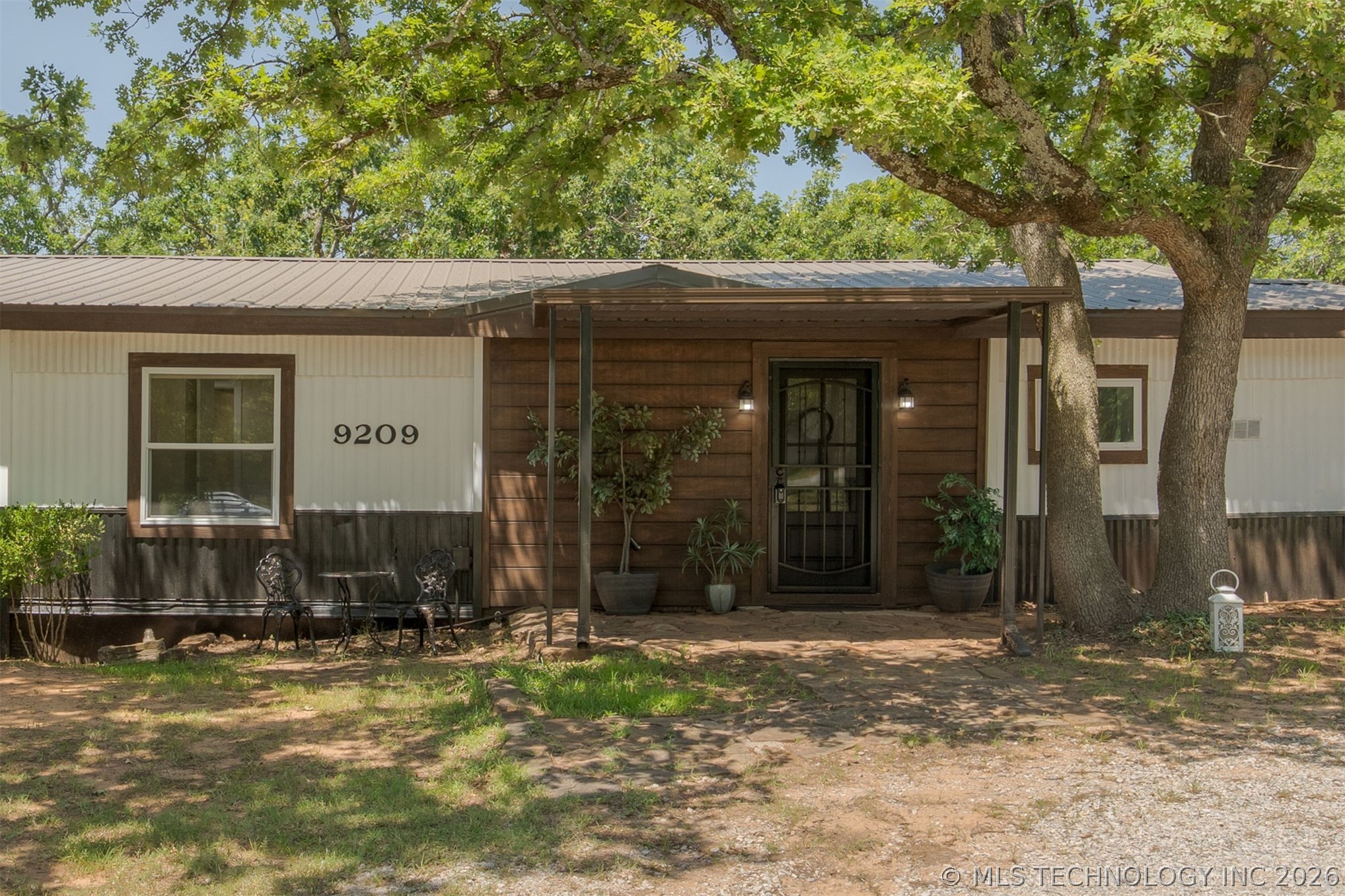 9209 Sleepy Hollow Drive Property Photo 4