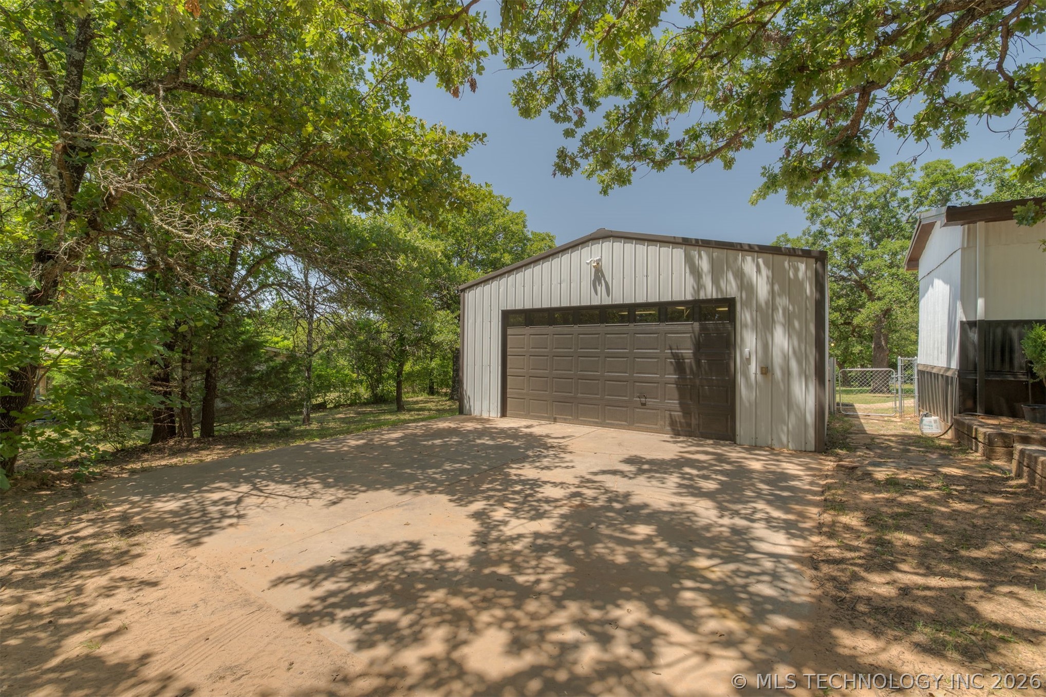 9209 Sleepy Hollow Drive Property Photo 5