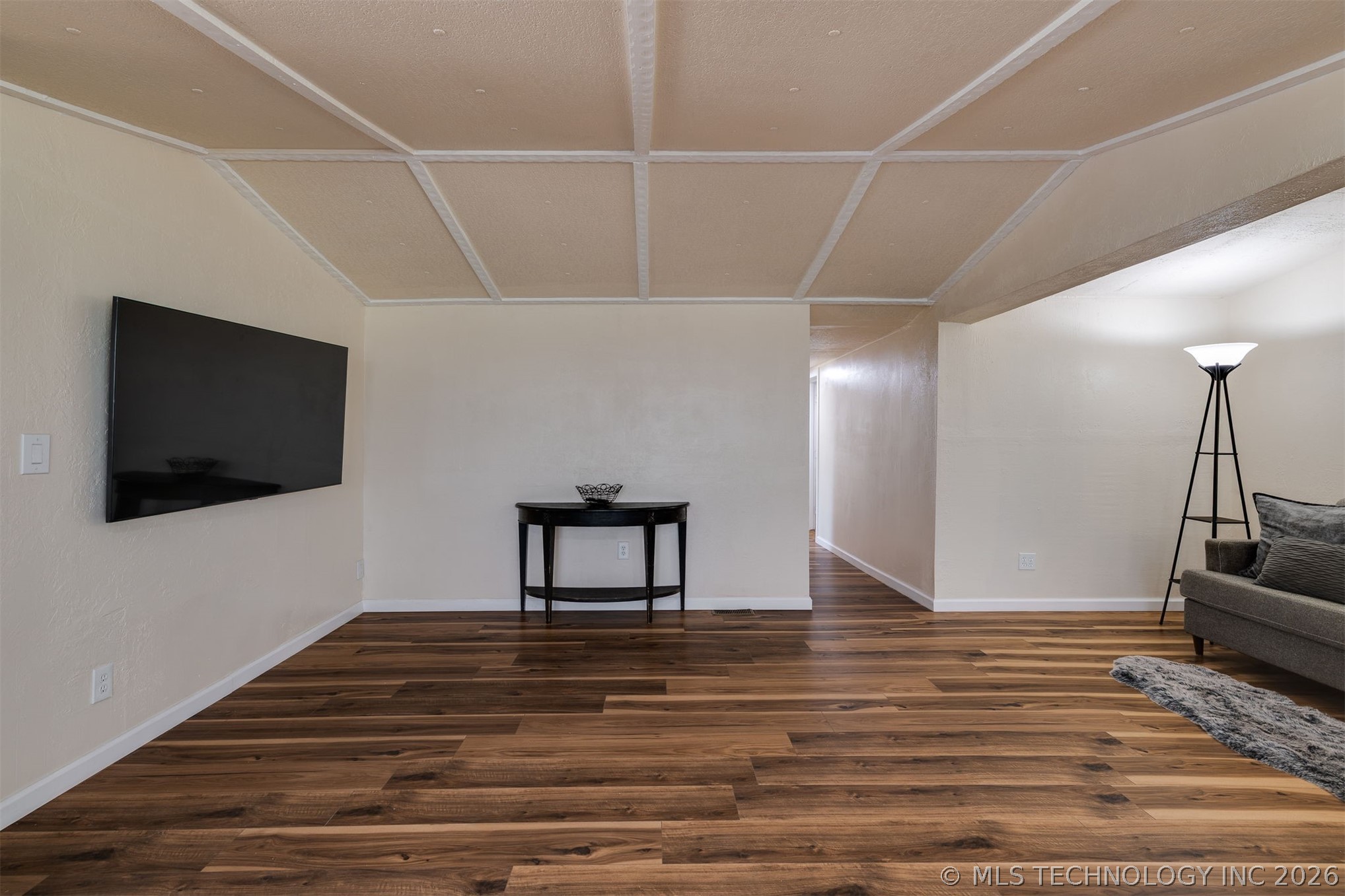 9209 Sleepy Hollow Drive Property Photo 11