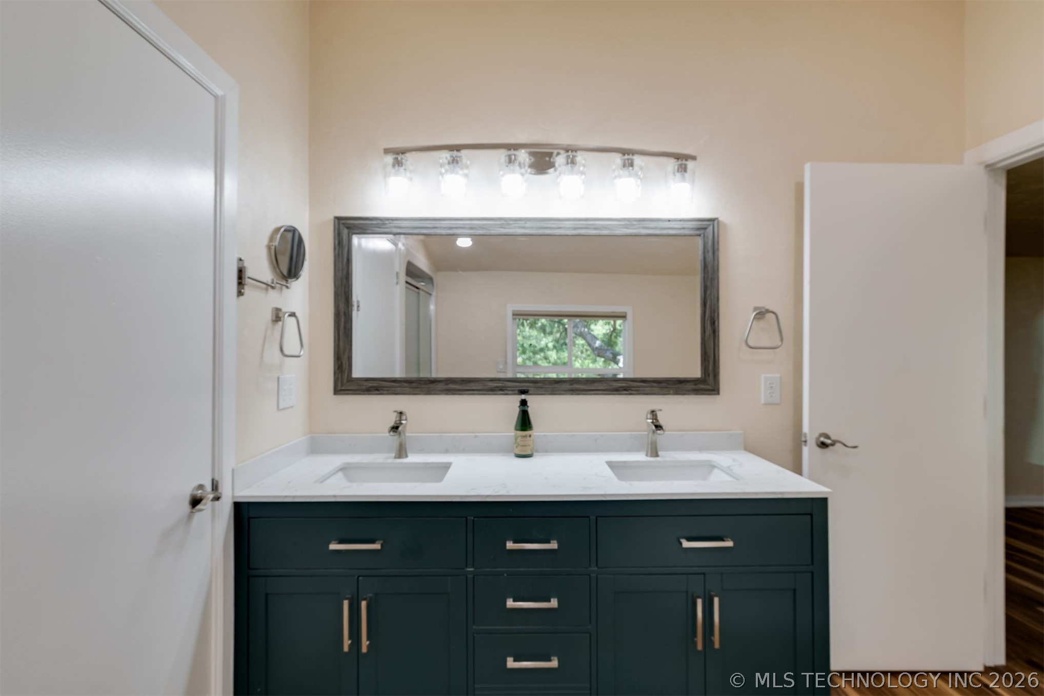 9209 Sleepy Hollow Drive Property Photo 30
