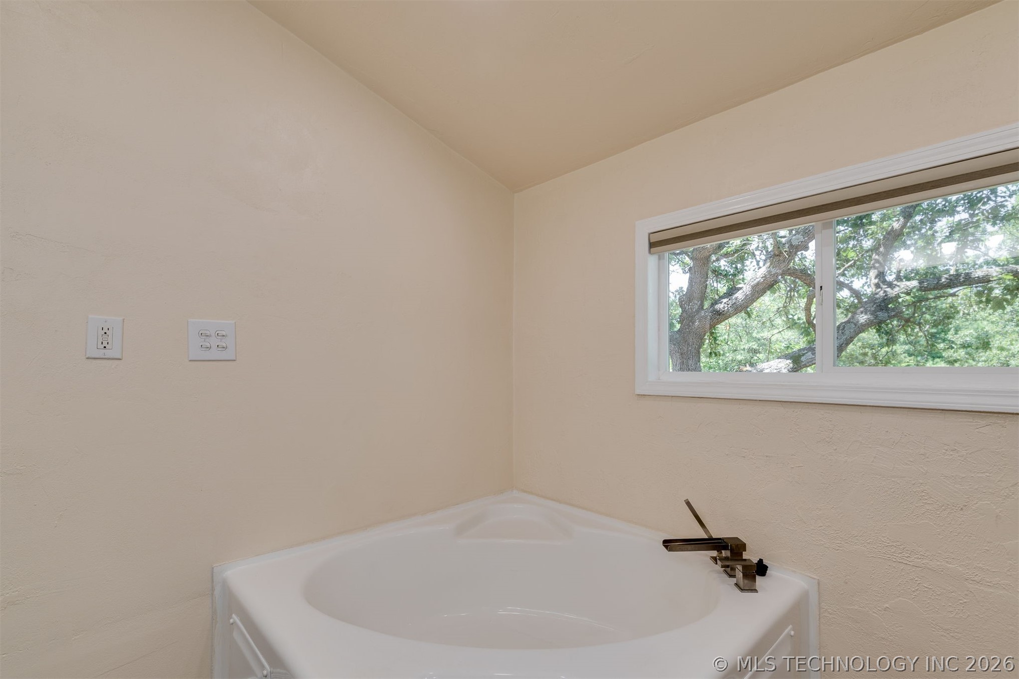 9209 Sleepy Hollow Drive Property Photo 31