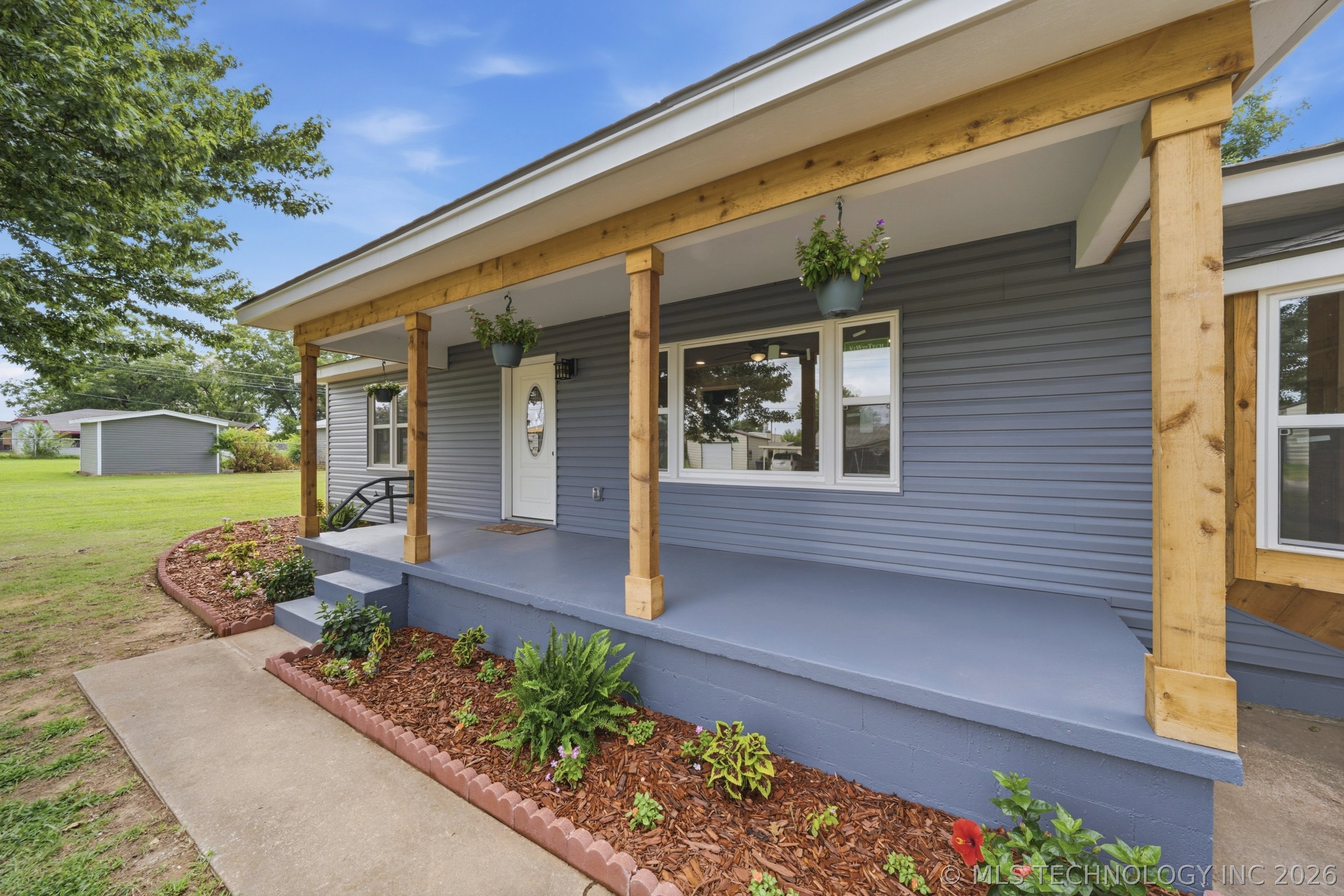 122 W Jay Property Photo 3