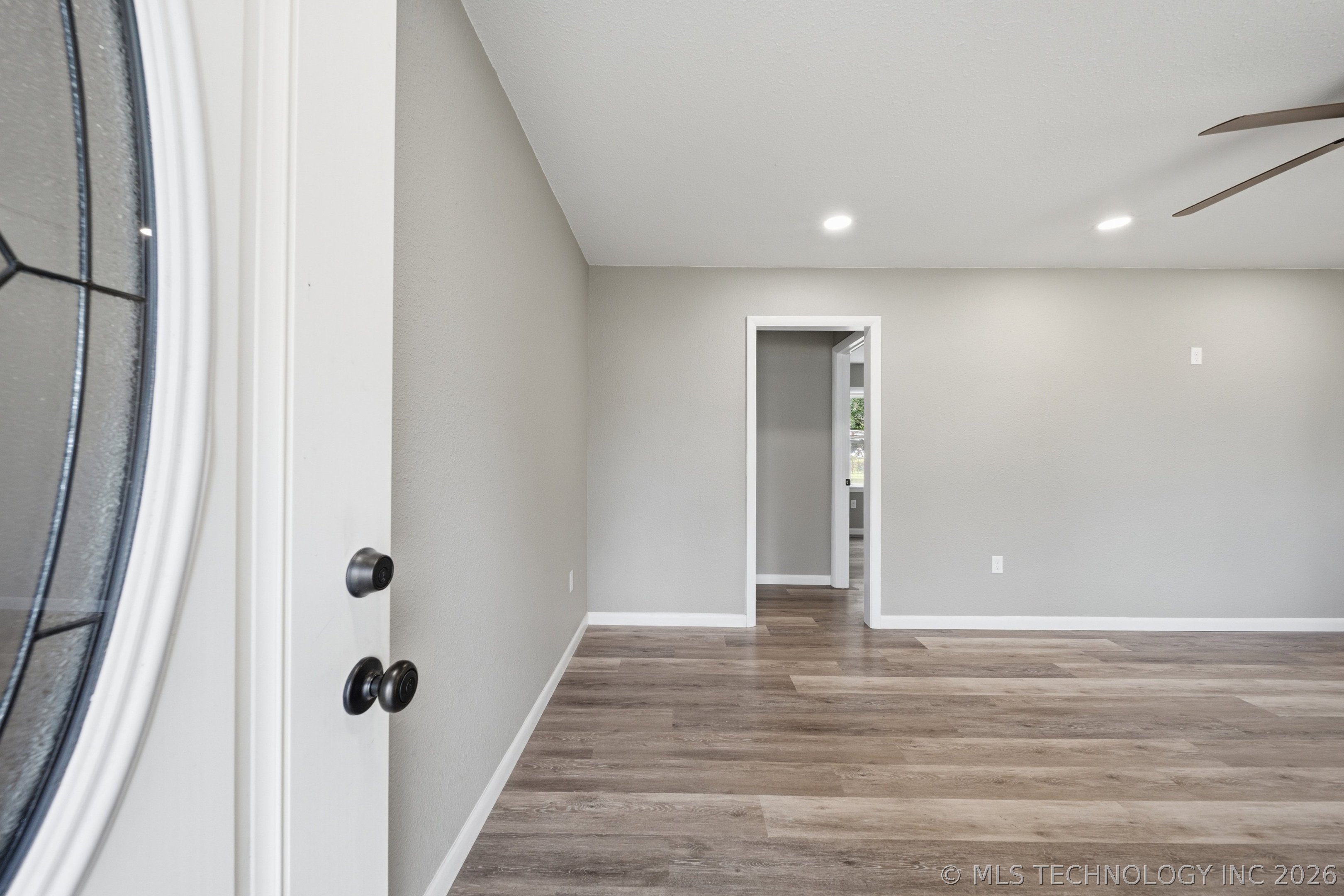 122 W Jay Property Photo 5