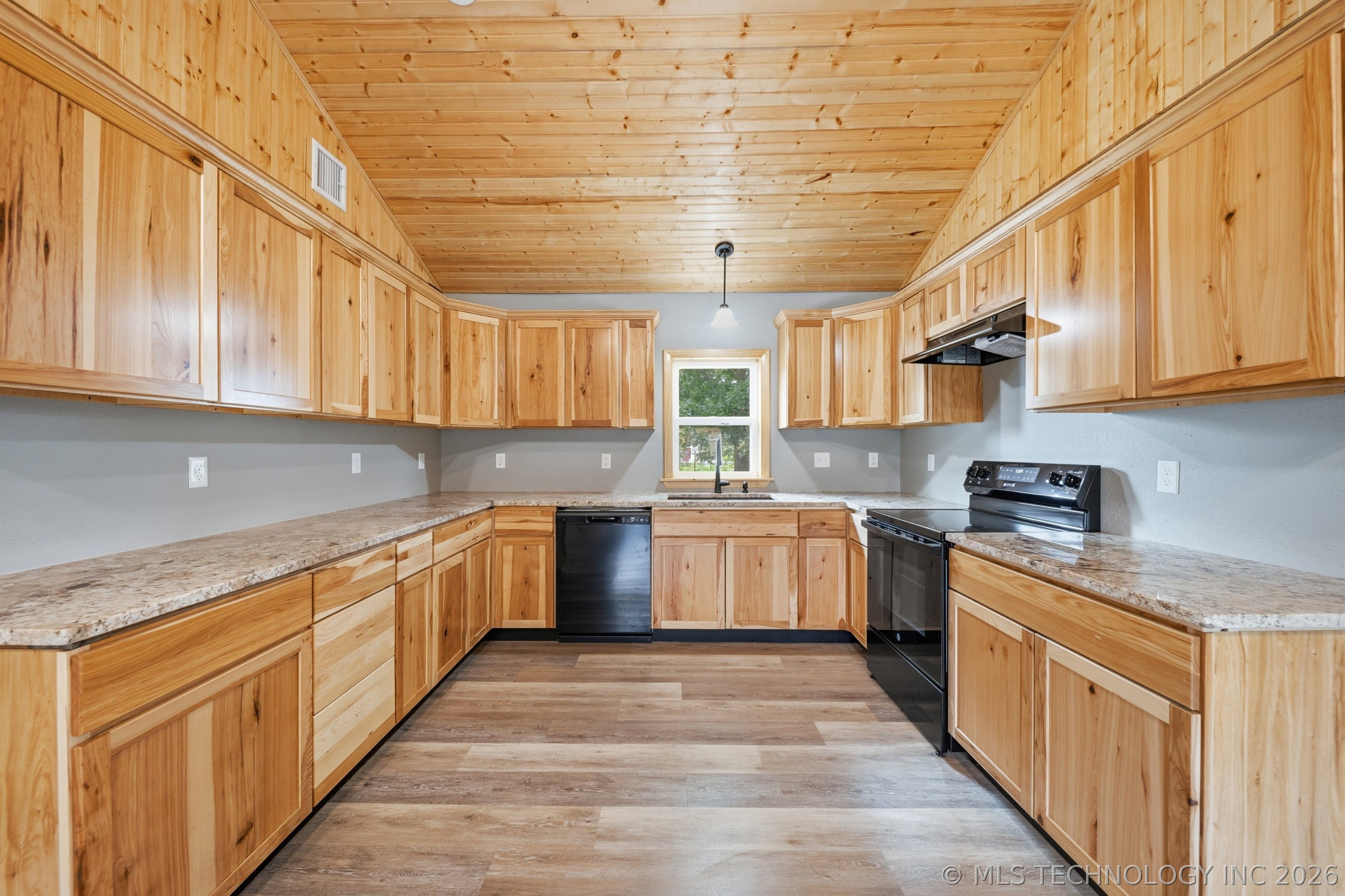 122 W Jay Property Photo 8