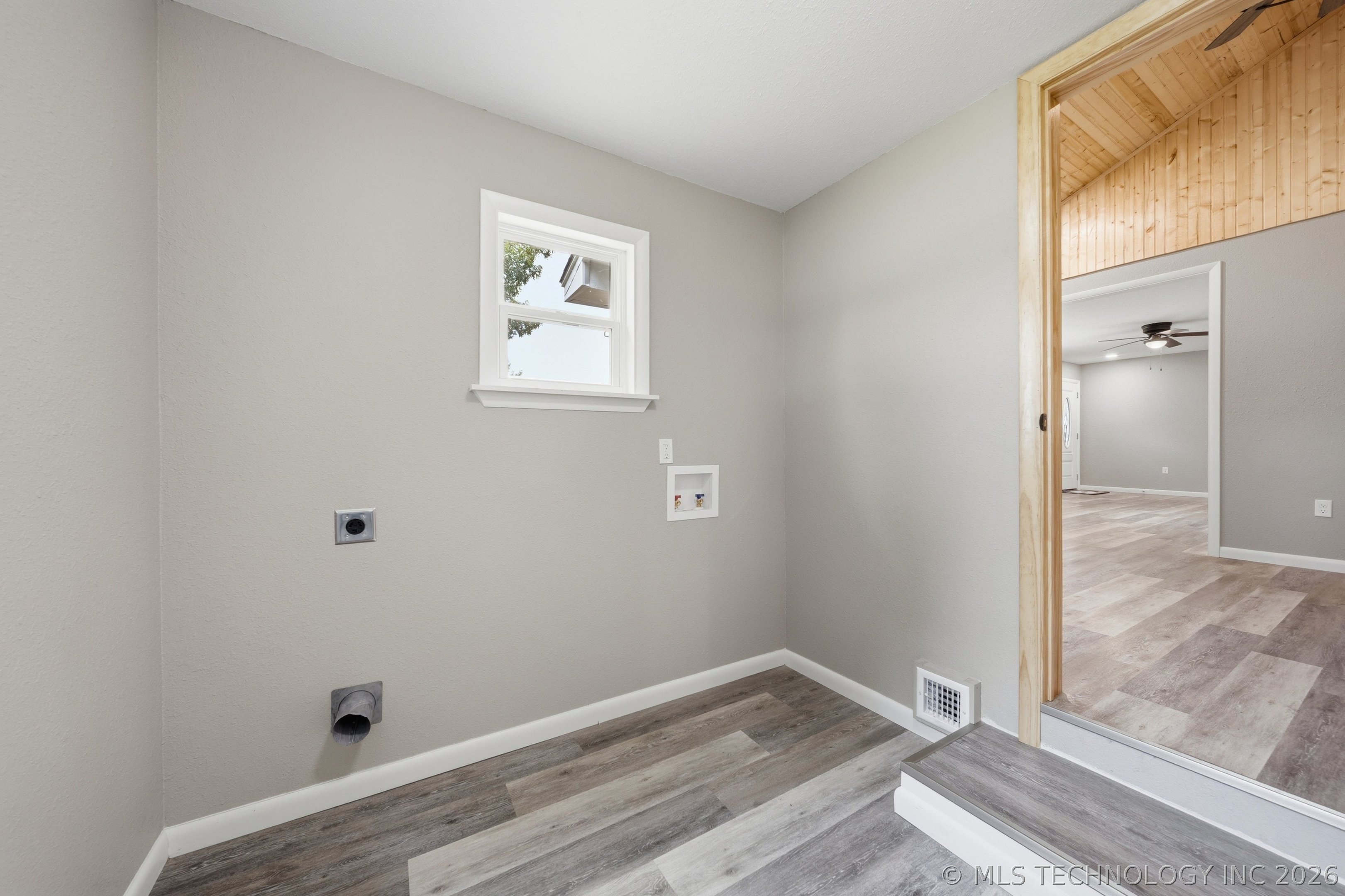 122 W Jay Property Photo 12