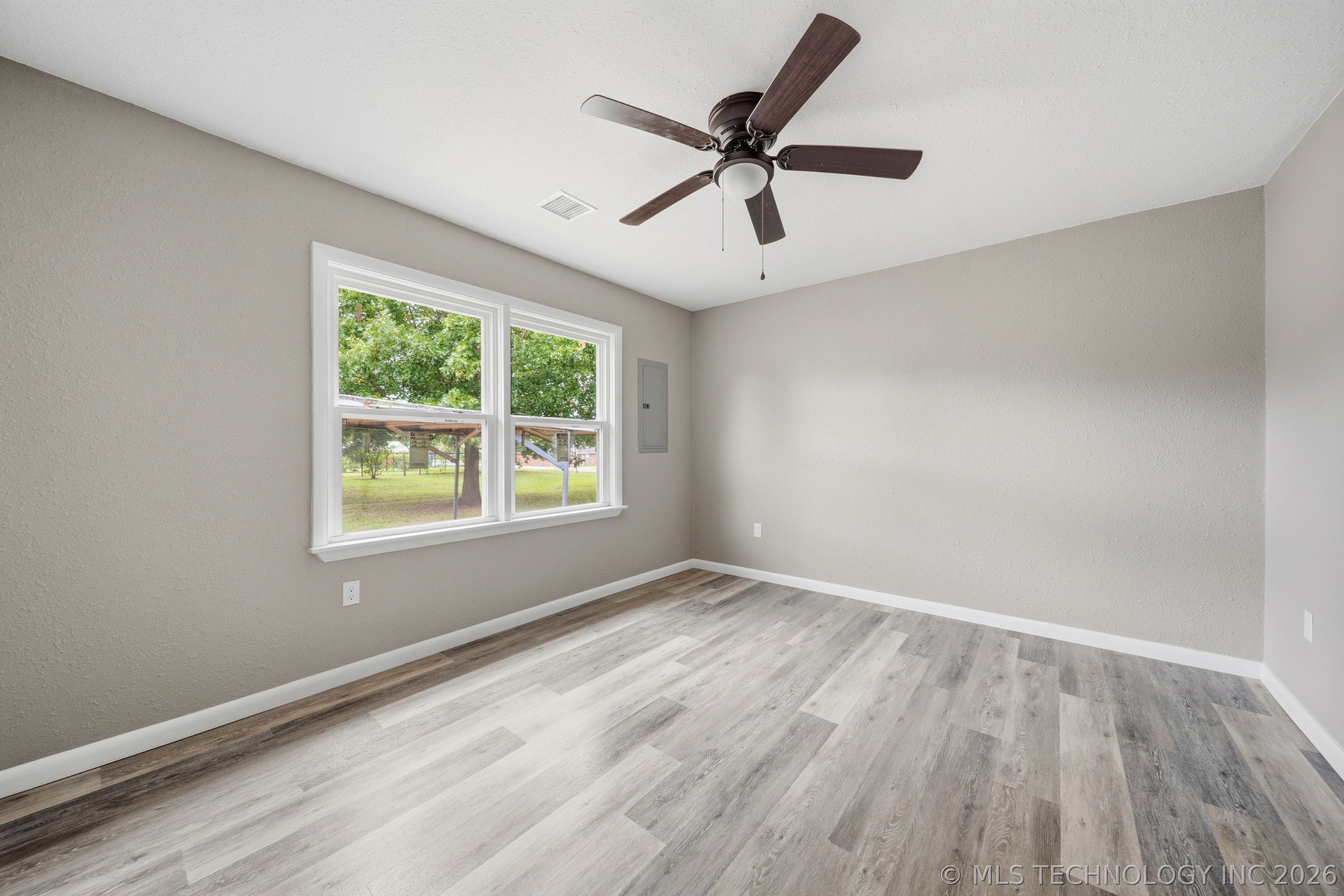 122 W Jay Property Photo 16