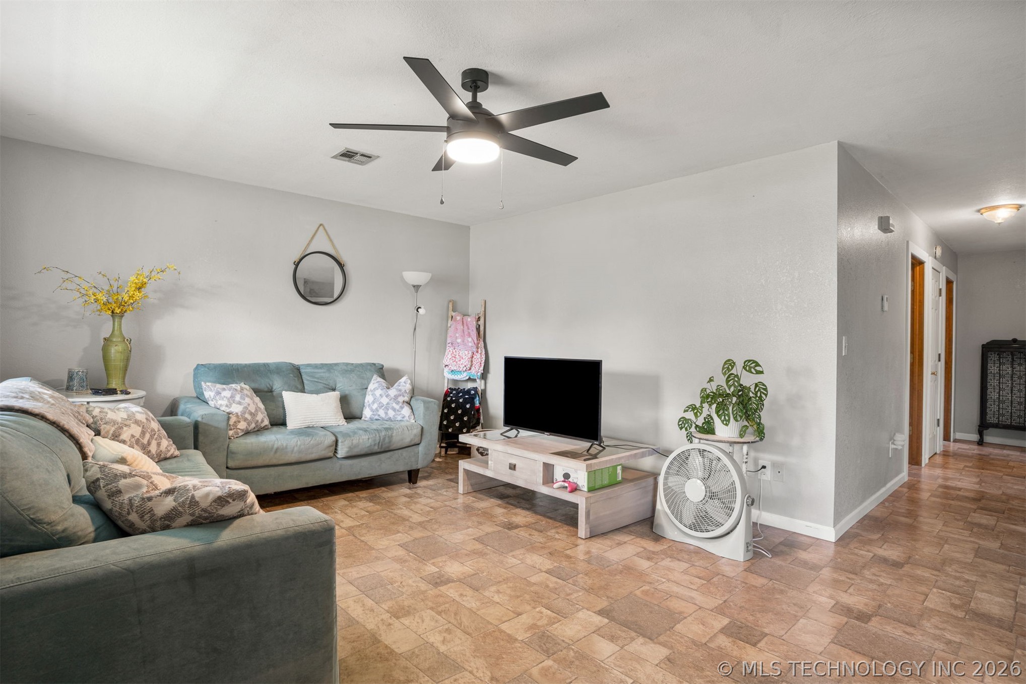 503 Straight Street Property Photo 7