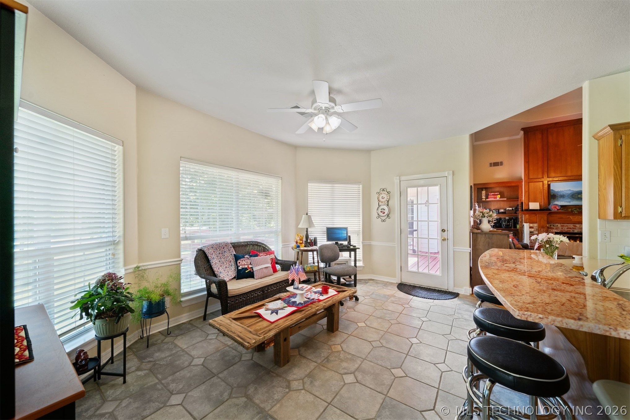 1406 Ne Oakridge Drive Property Photo 14