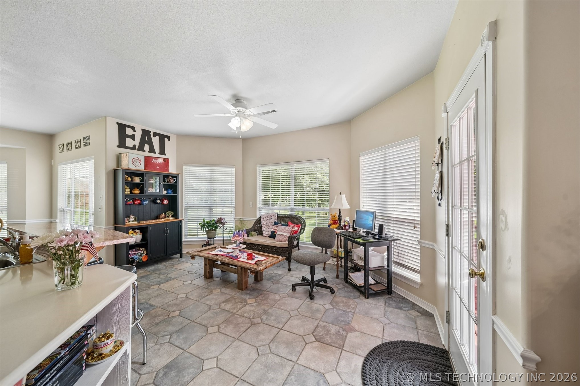 1406 Ne Oakridge Drive Property Photo 15