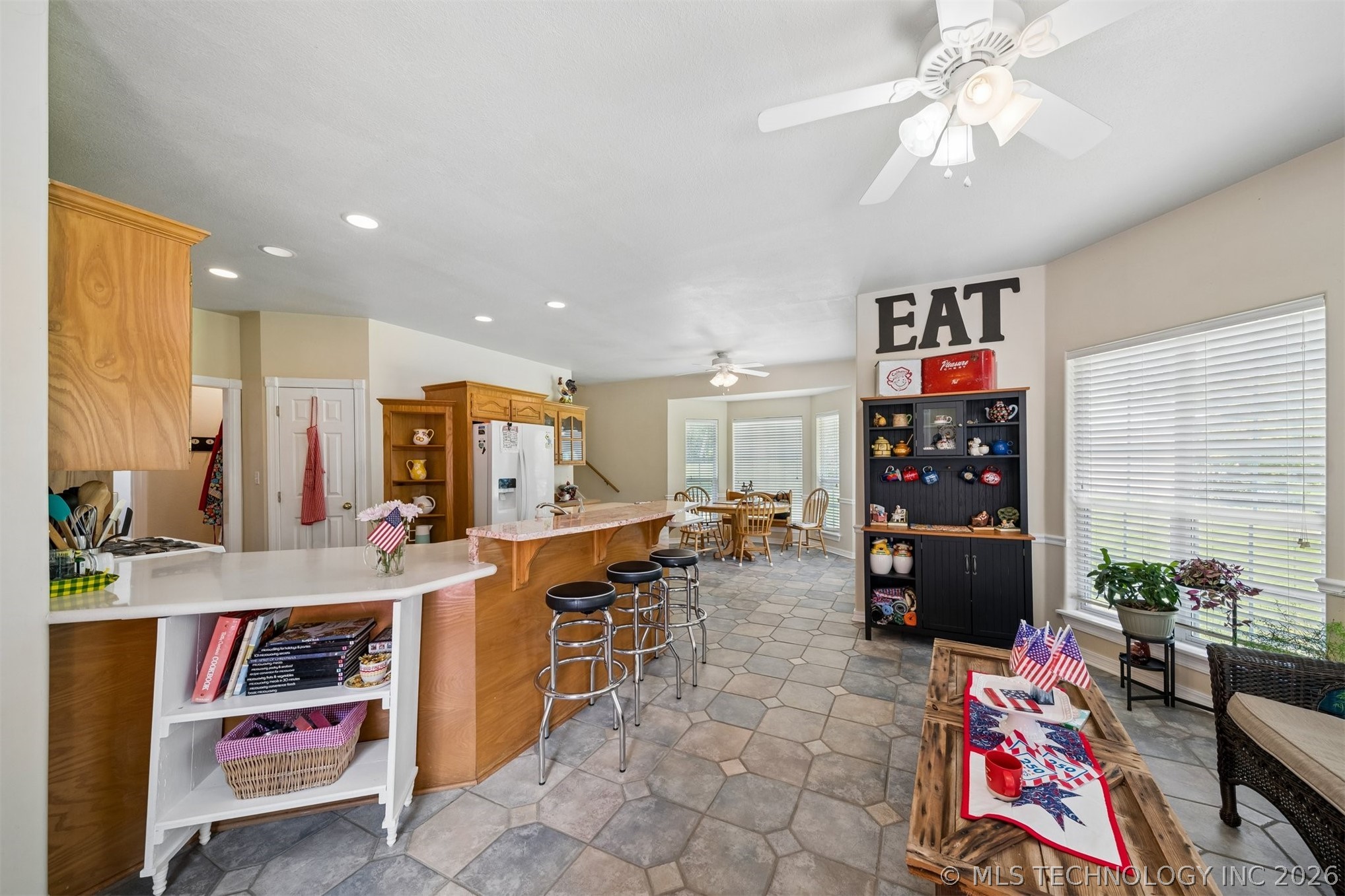 1406 Ne Oakridge Drive Property Photo 16
