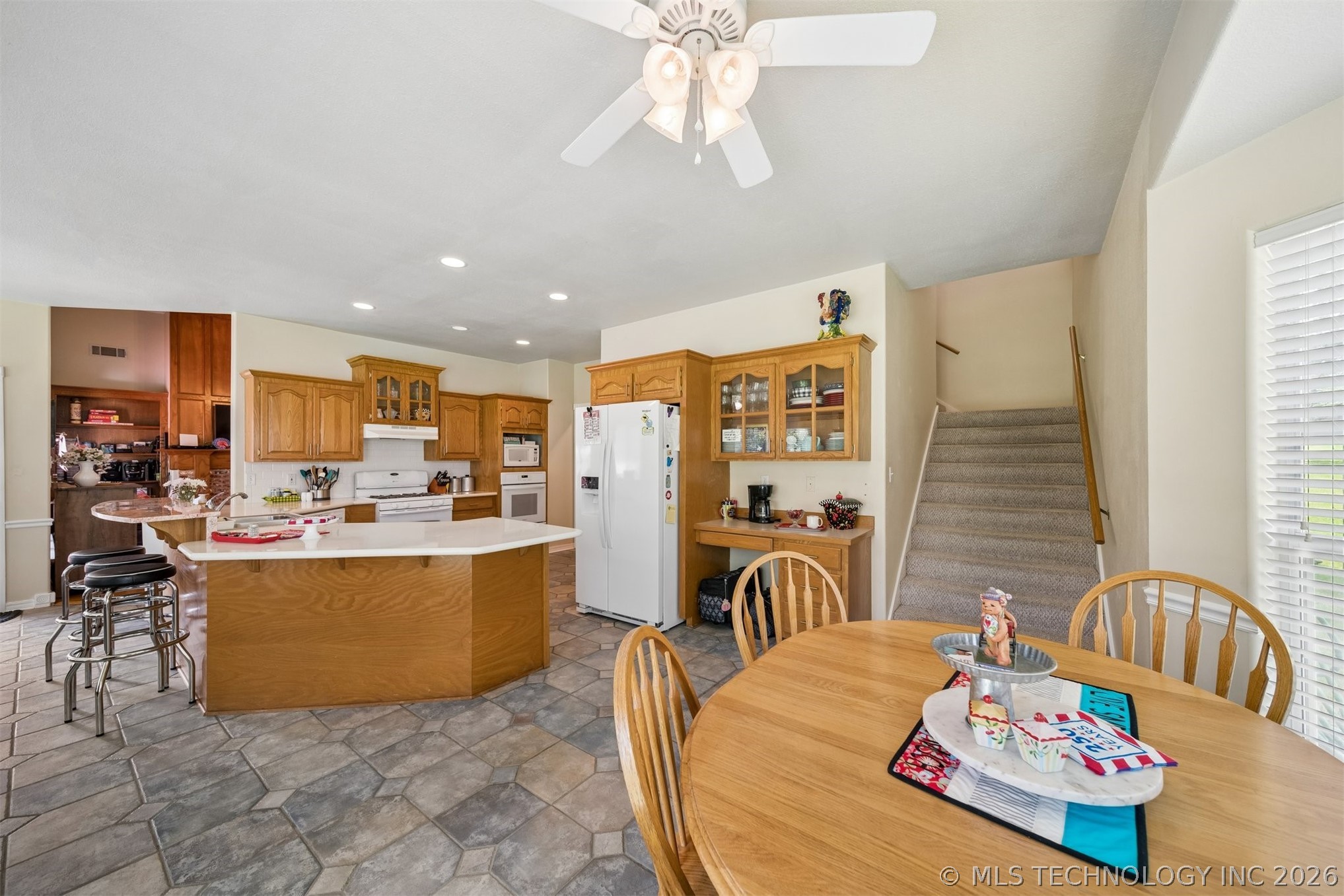 1406 Ne Oakridge Drive Property Photo 17