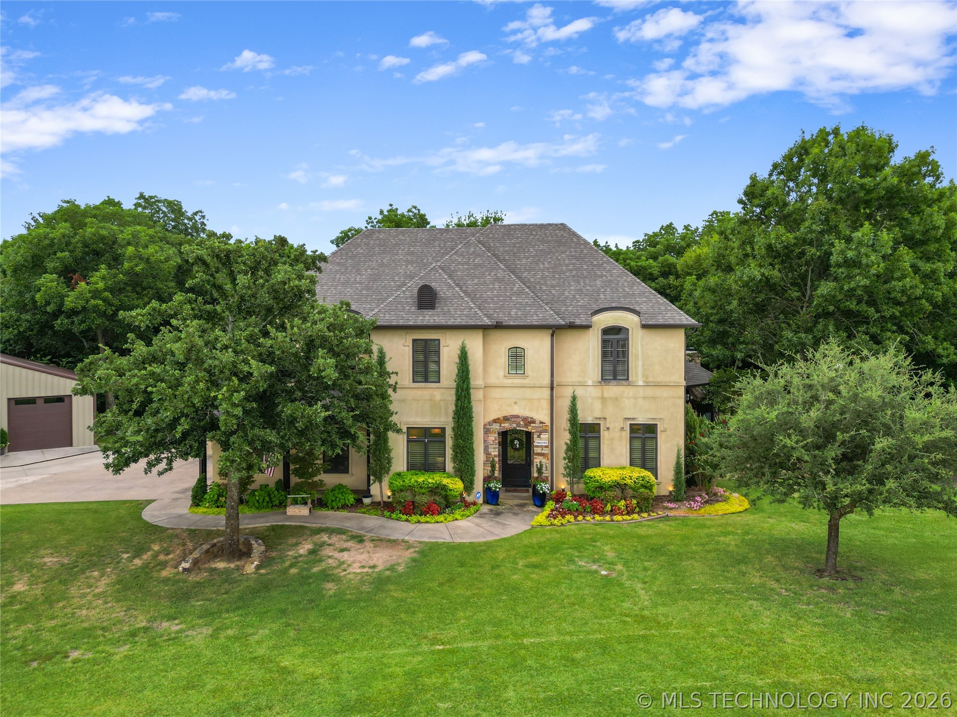 87 Tuscan Road Property Photo 2