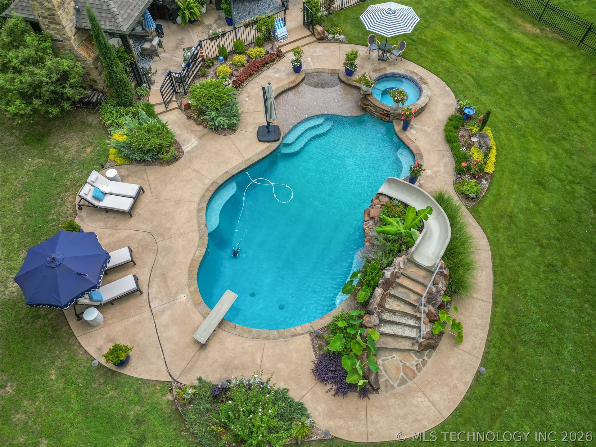 87 Tuscan Road Property Photo 72