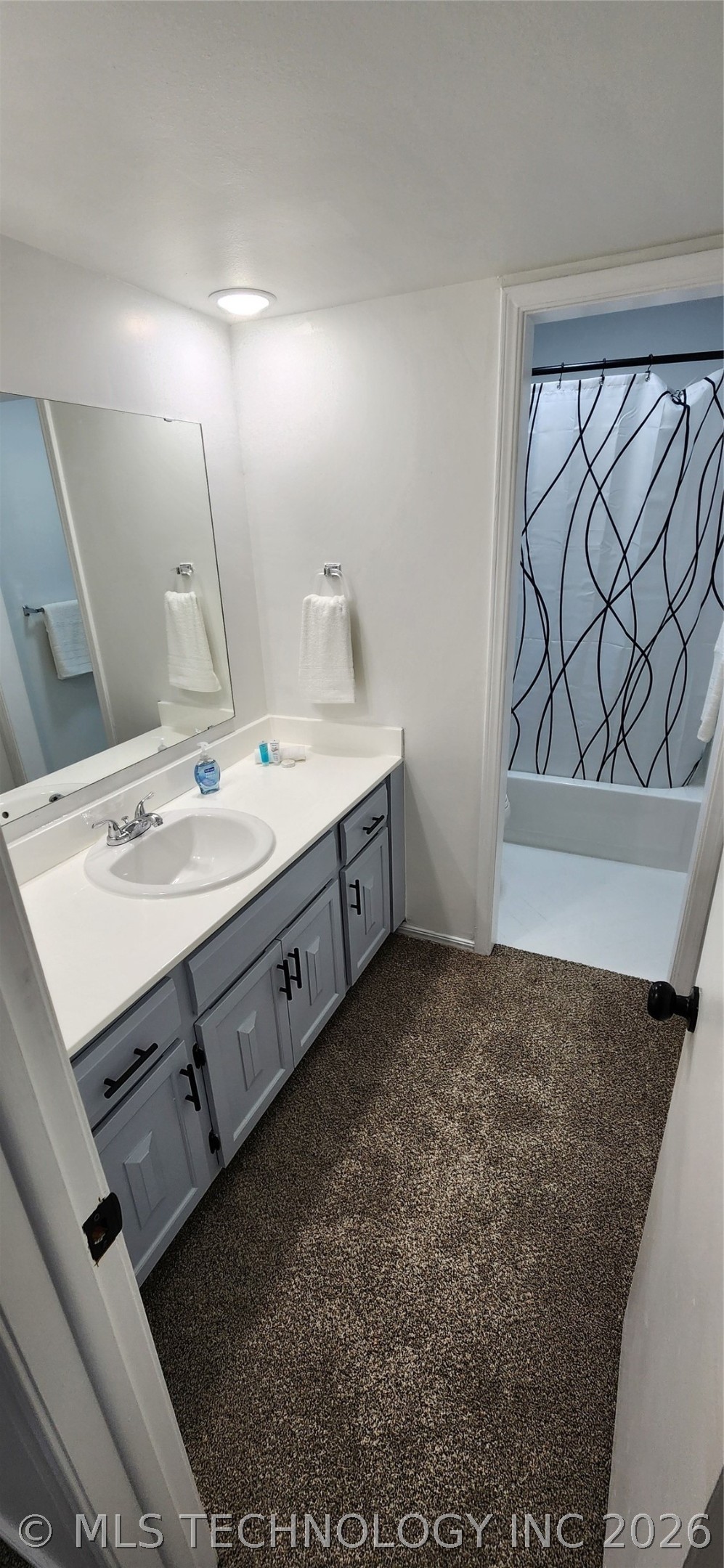 6713 S Richmond Avenue 643 Property Photo 8
