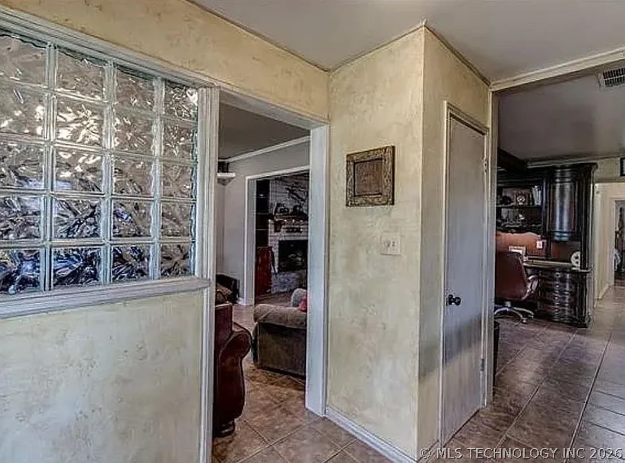 123 E Madison Street Property Photo 4