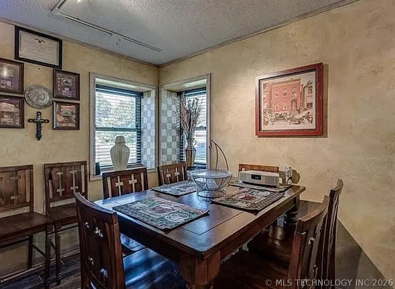 123 E Madison Street Property Photo 11