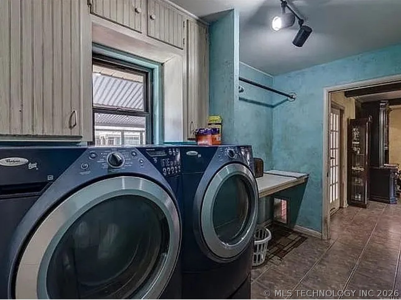 123 E Madison Street Property Photo 18