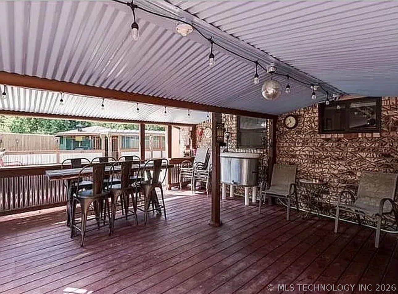 123 E Madison Street Property Photo 22