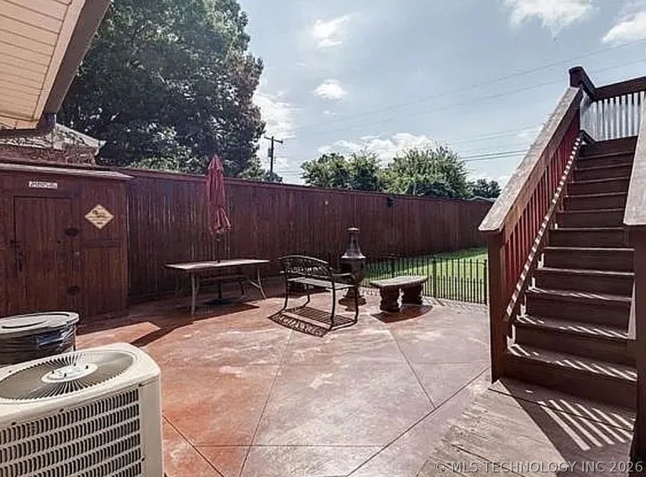 123 E Madison Street Property Photo 23