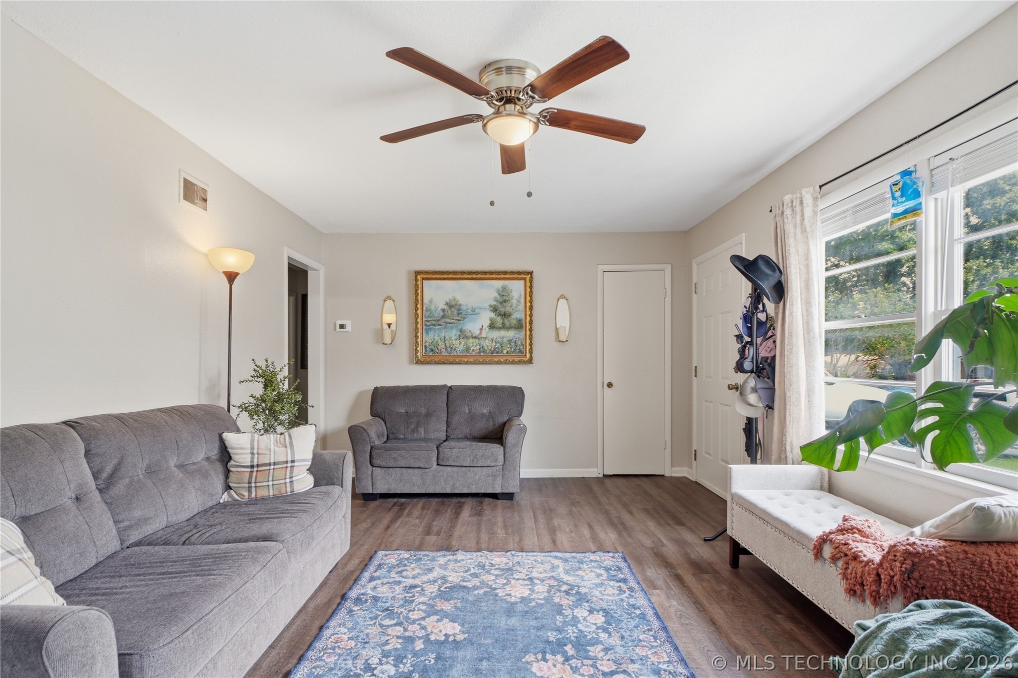 1921 W 49th Street Property Photo 10