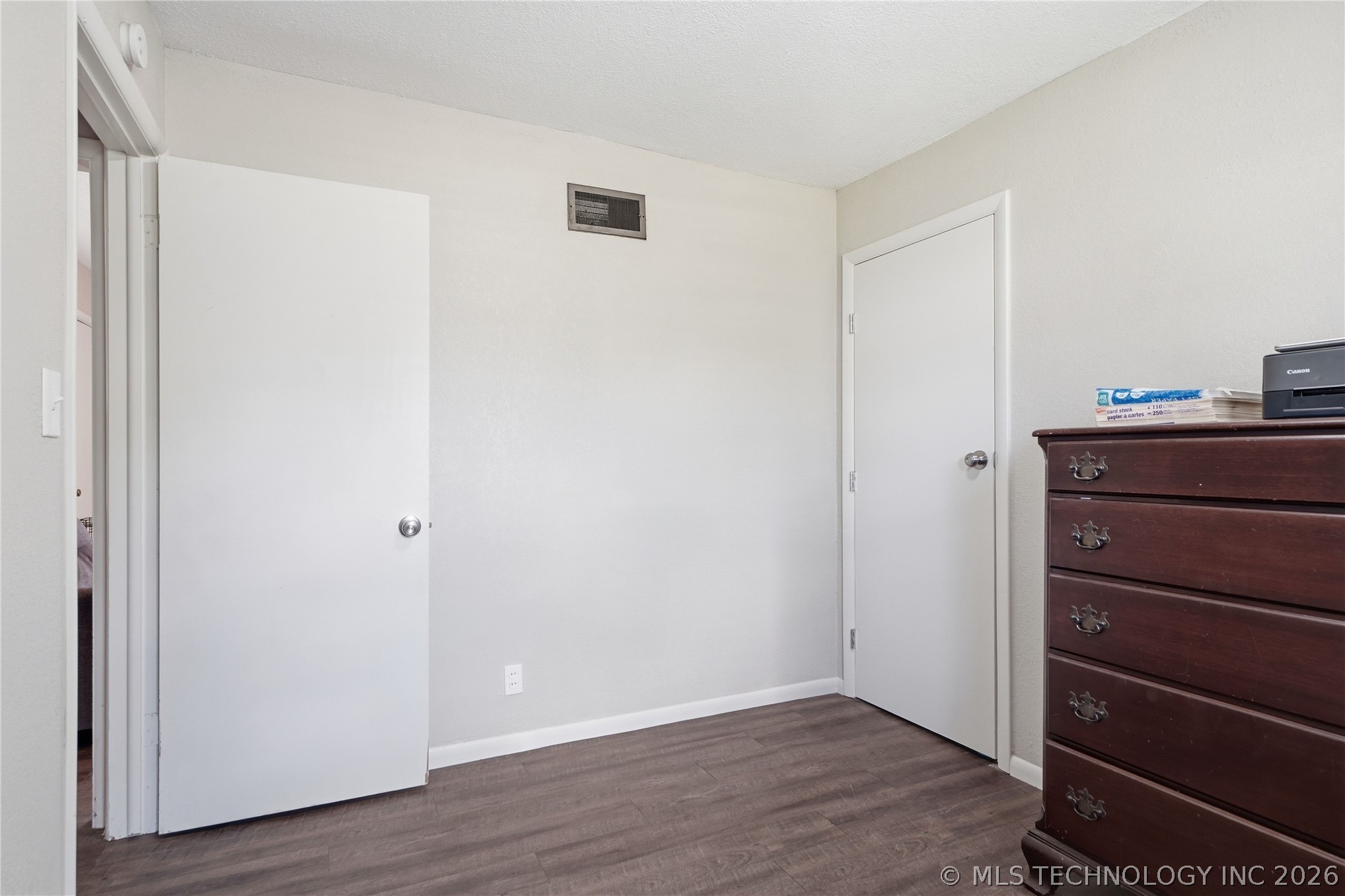 1921 W 49th Street Property Photo 17