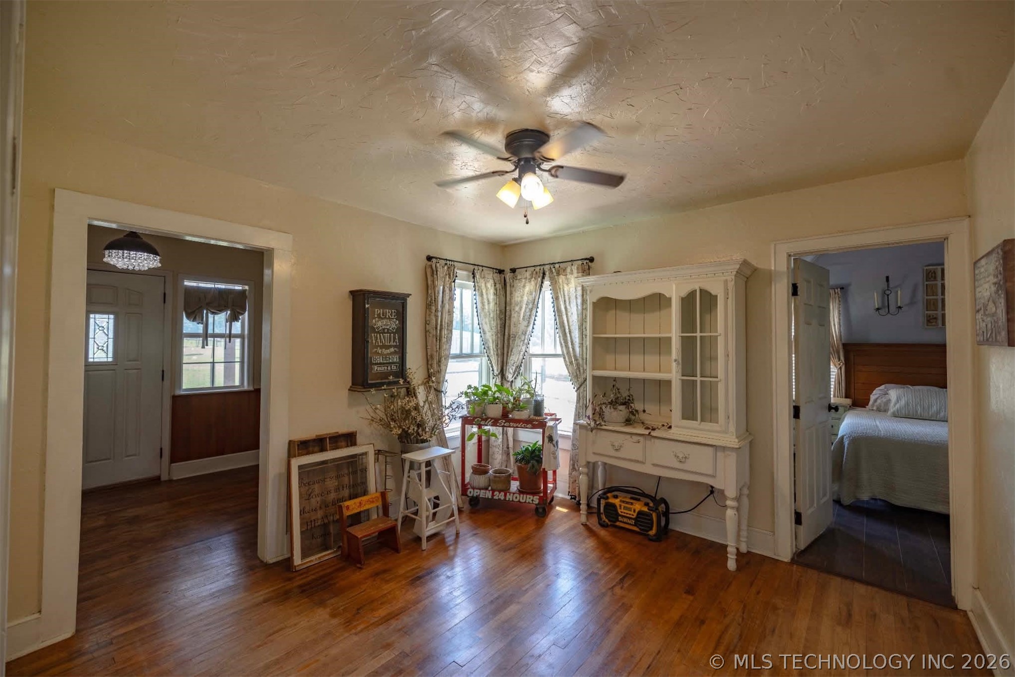 2307 County Road 3416 Property Photo 9
