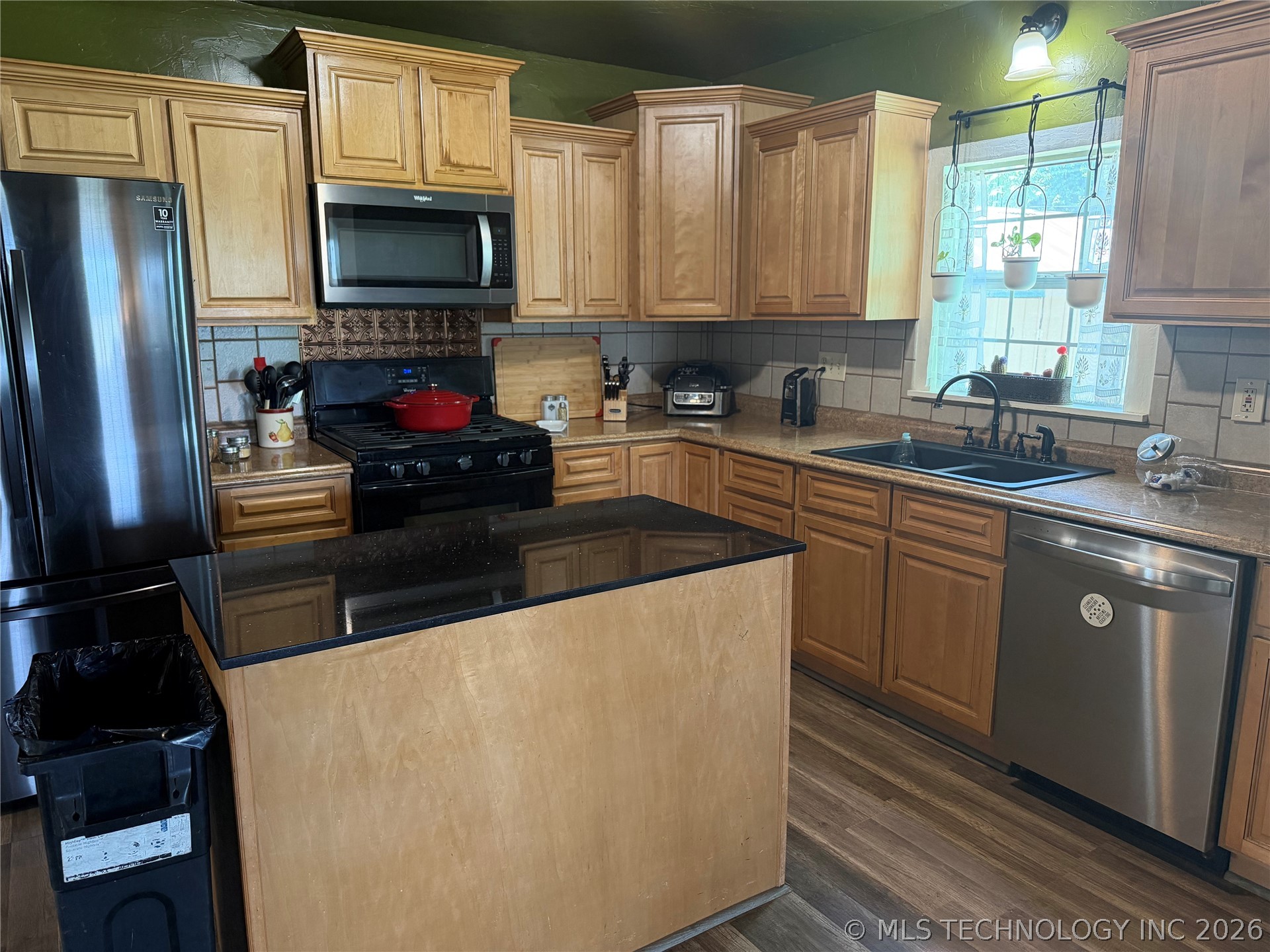 2307 County Road 3416 Property Photo 16