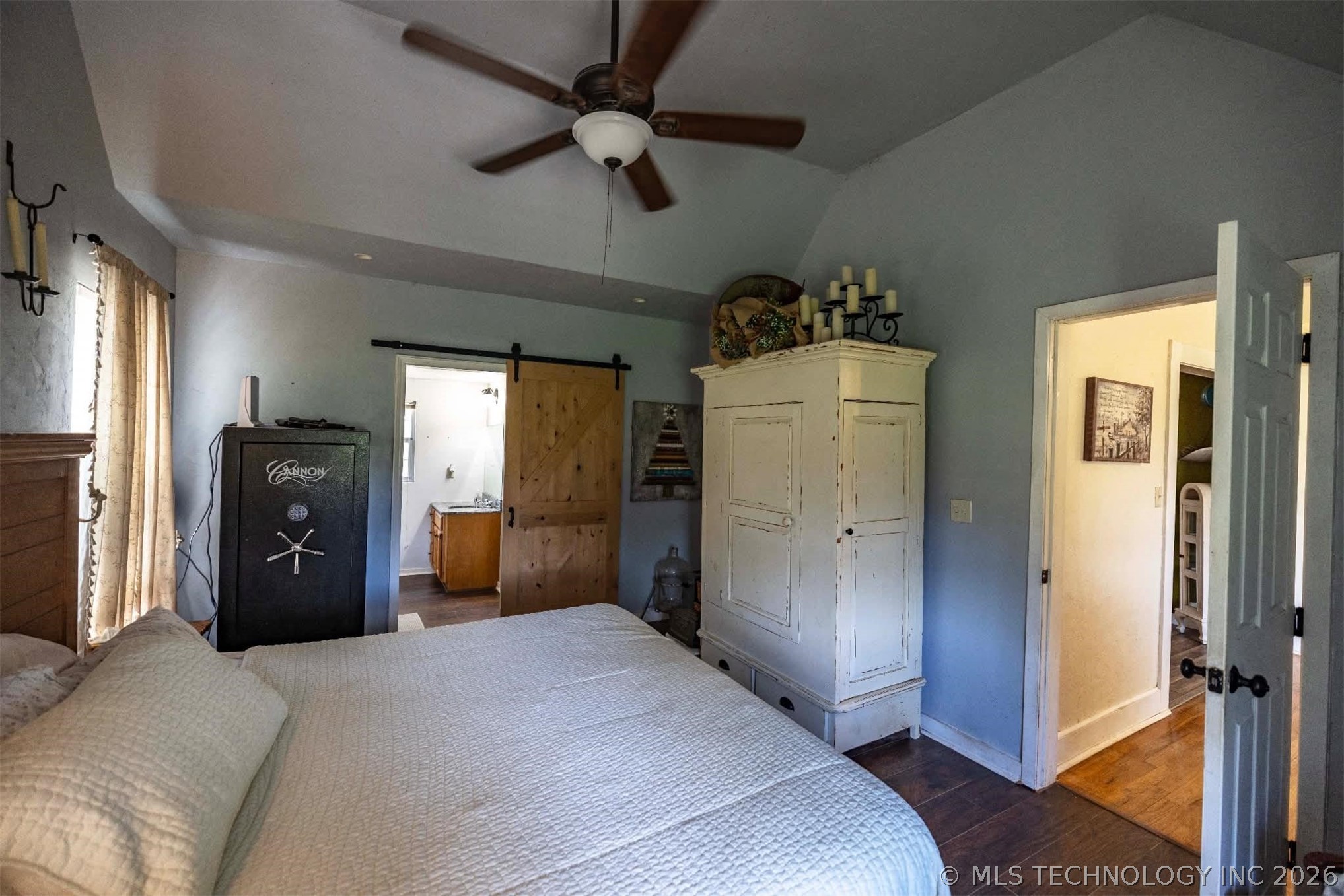 2307 County Road 3416 Property Photo 31
