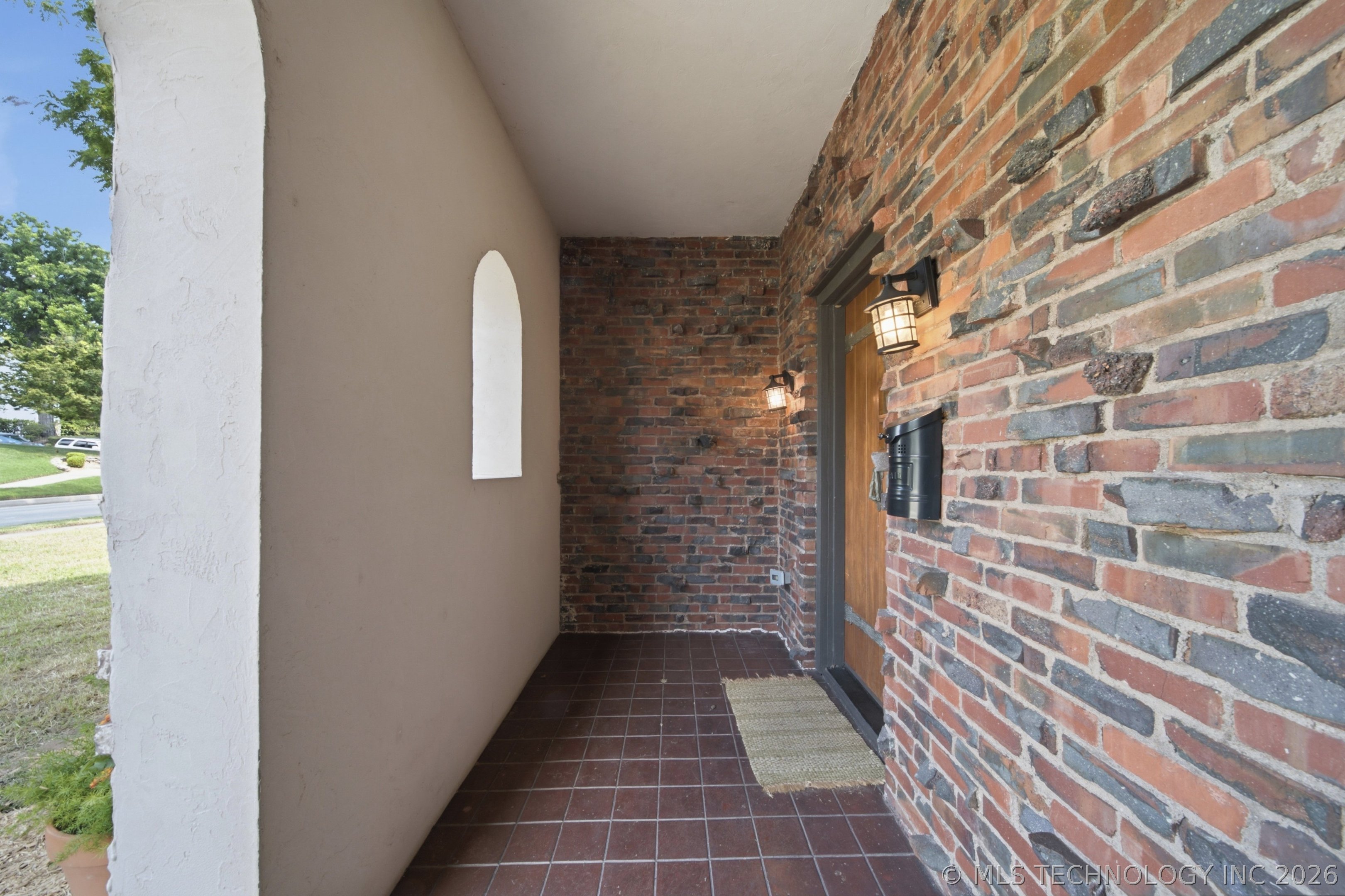 1322 S Houston Avenue Property Photo 3