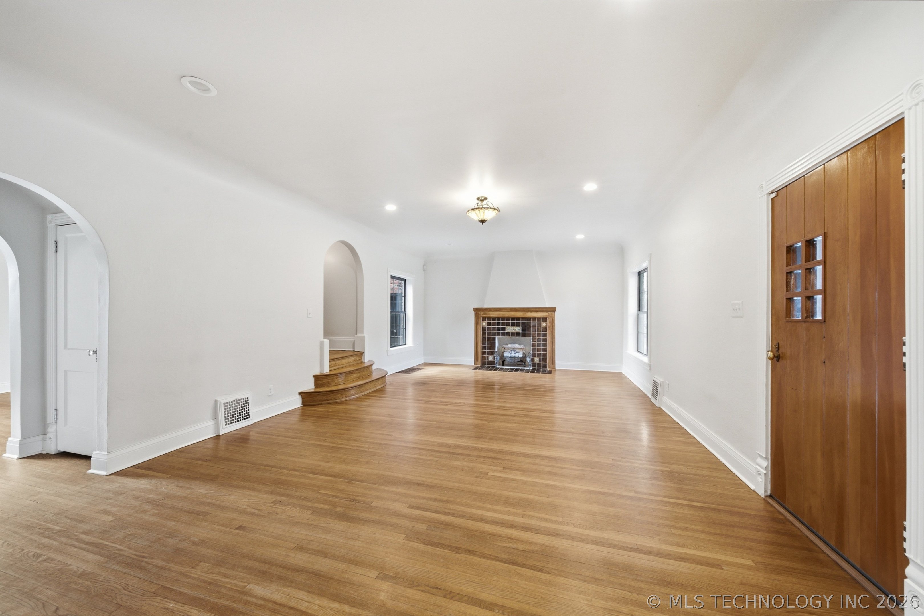 1322 S Houston Avenue Property Photo 6