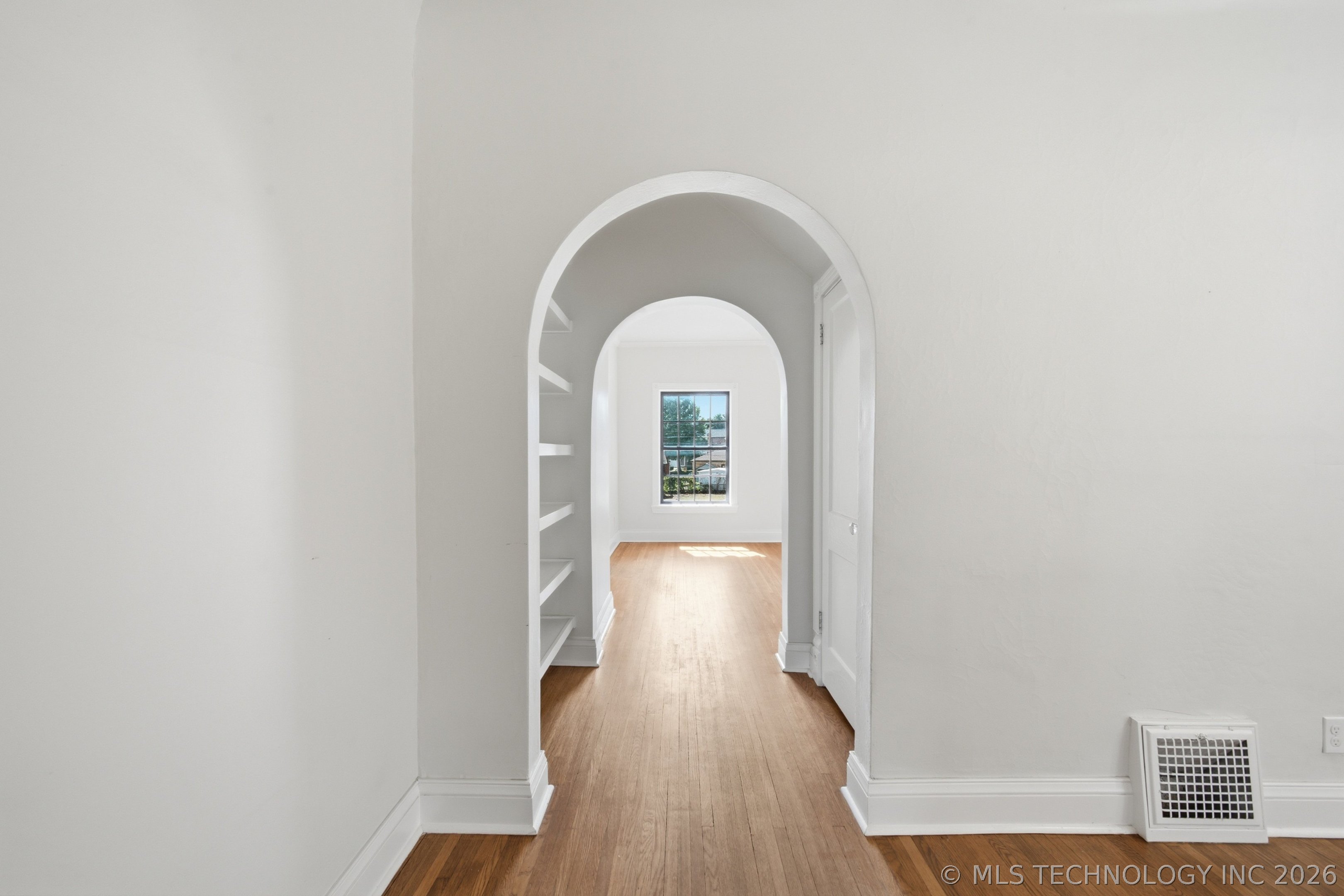 1322 S Houston Avenue Property Photo 12