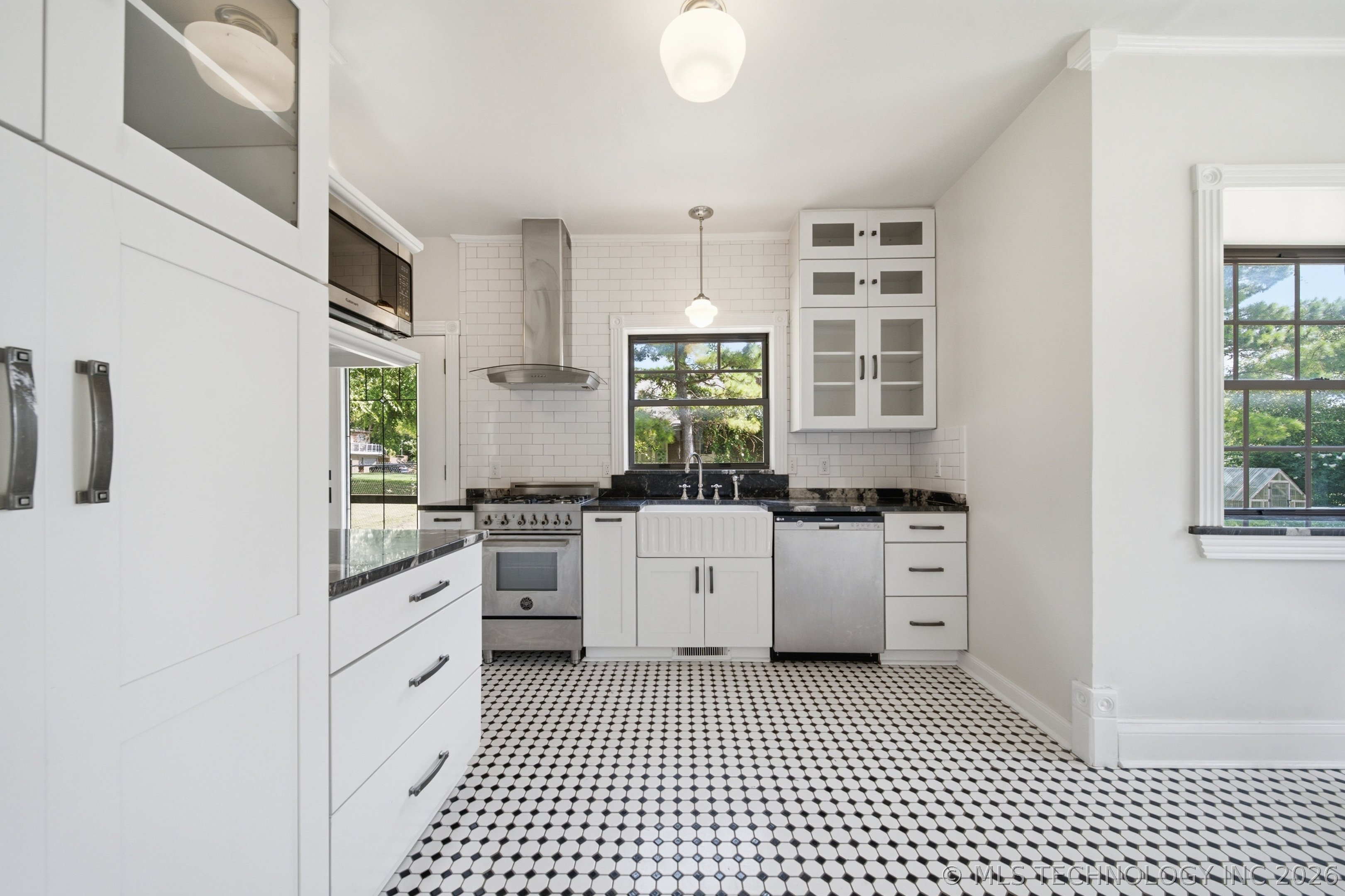 1322 S Houston Avenue Property Photo 15