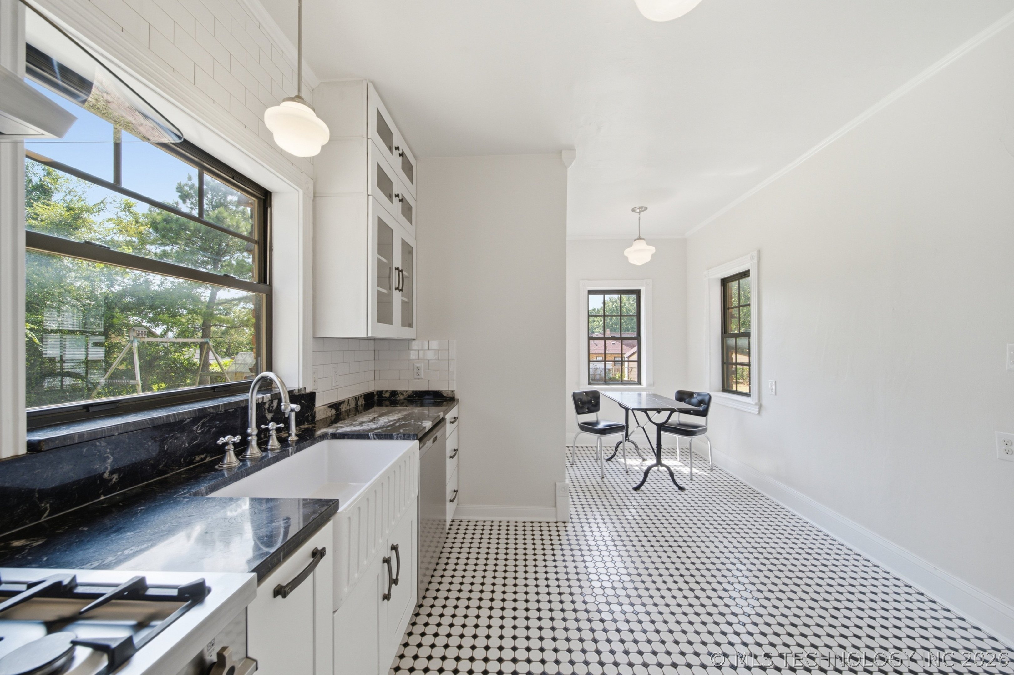 1322 S Houston Avenue Property Photo 19