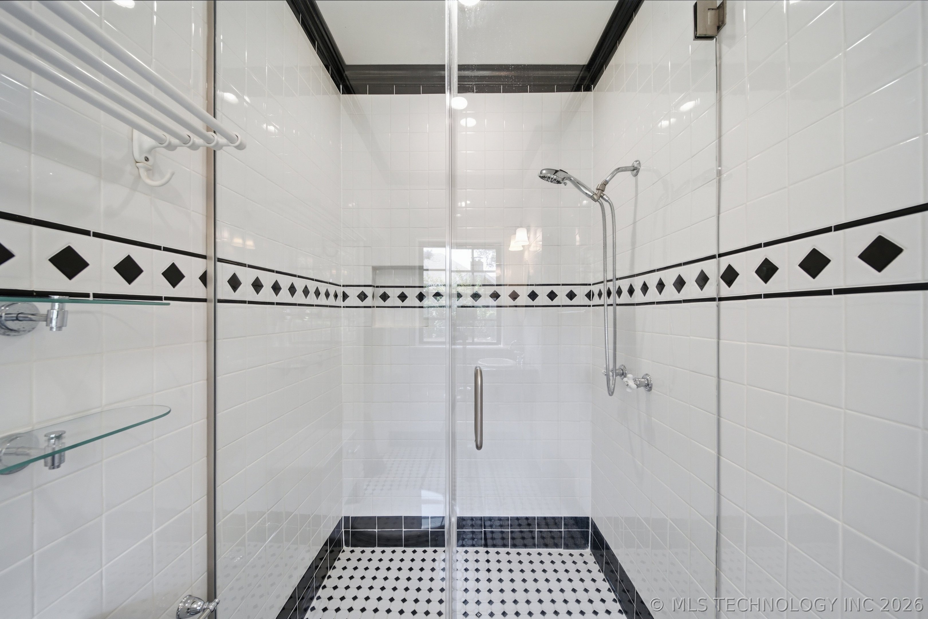 1322 S Houston Avenue Property Photo 24