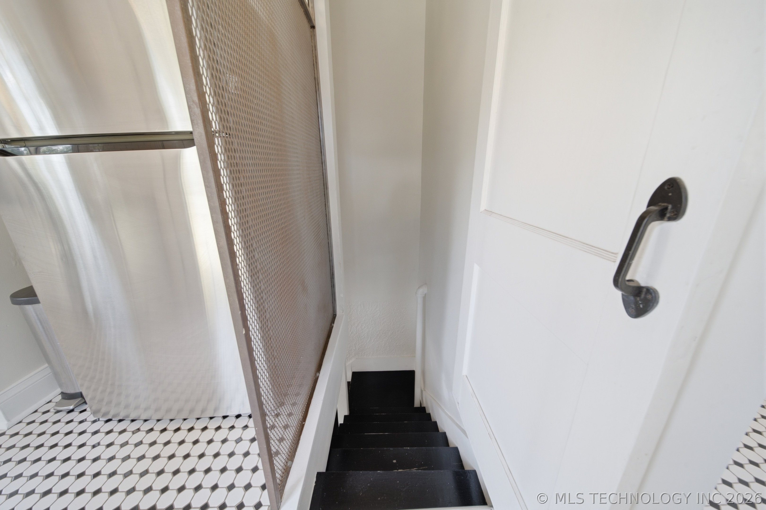 1322 S Houston Avenue Property Photo 38