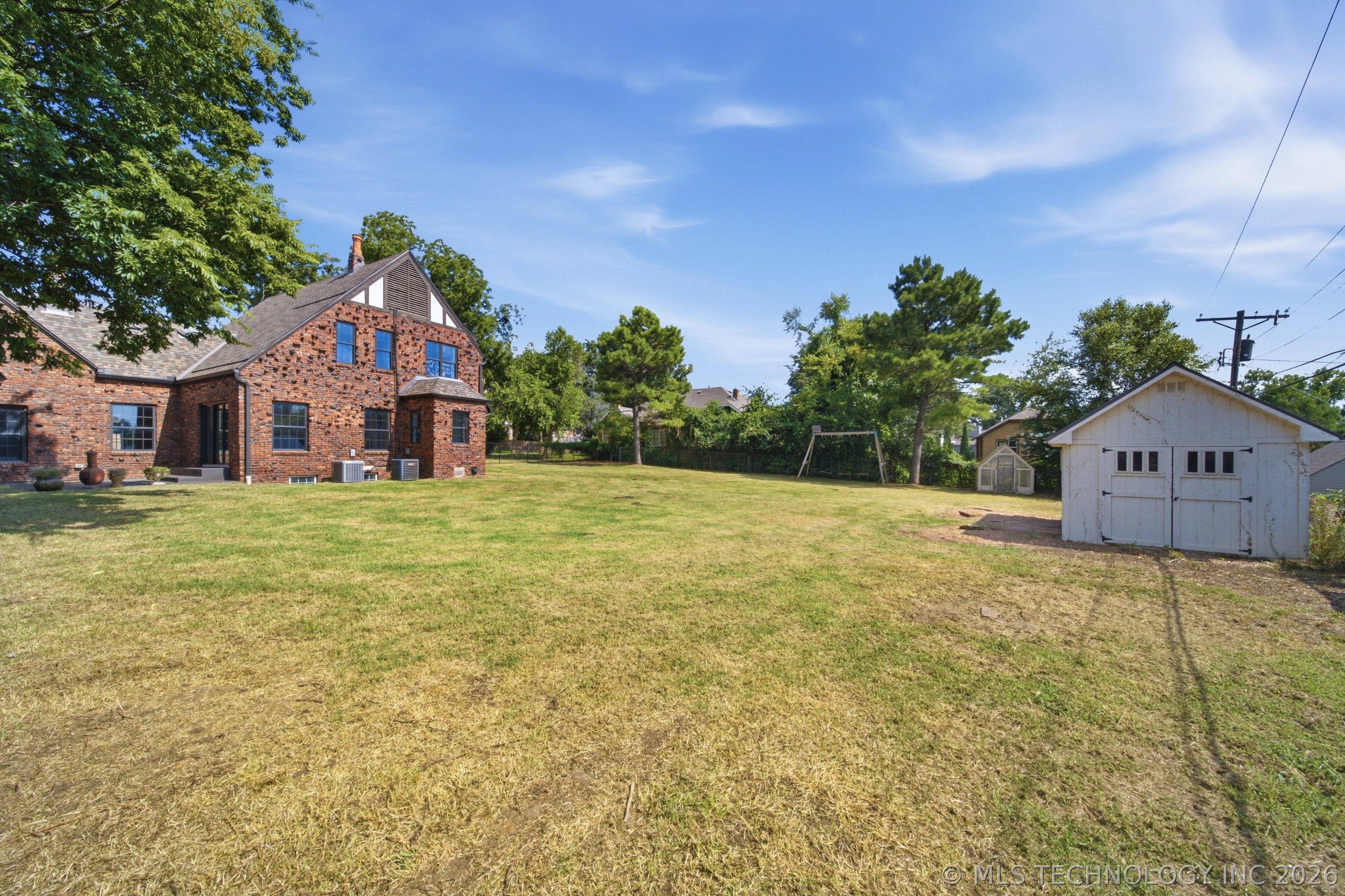 1322 S Houston Avenue Property Photo 43