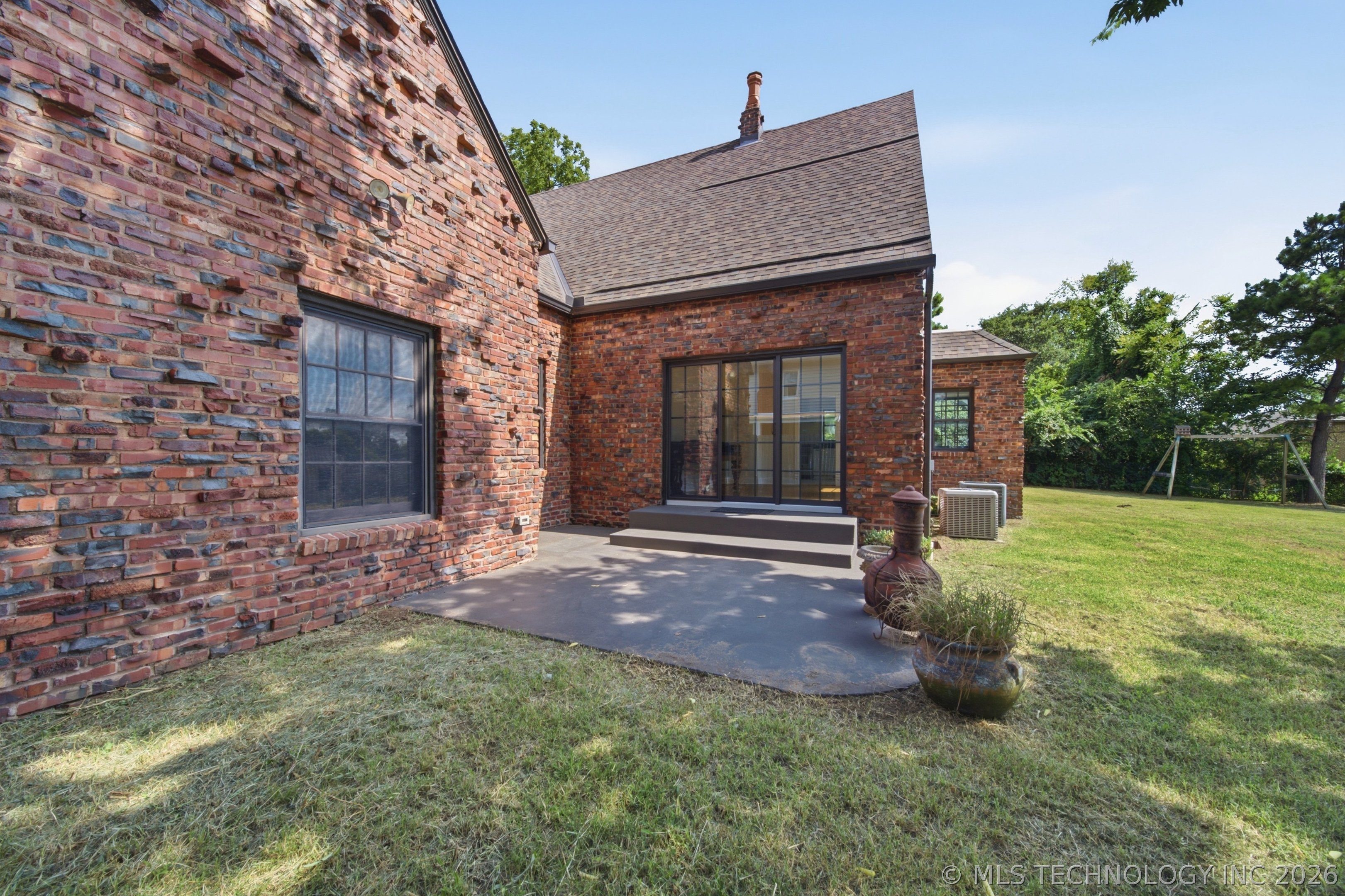 1322 S Houston Avenue Property Photo 46