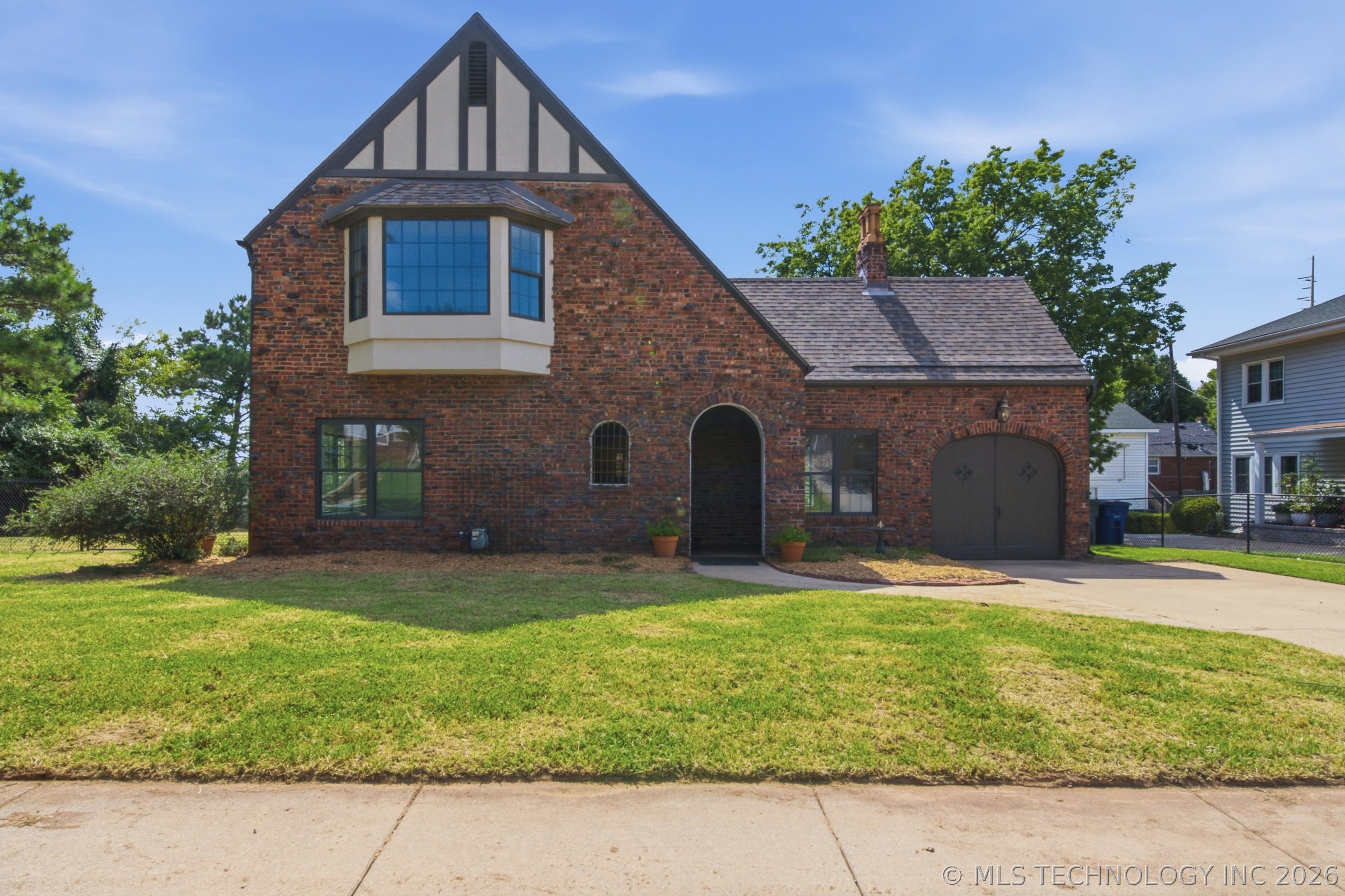 1322 S Houston Avenue Property Photo 56