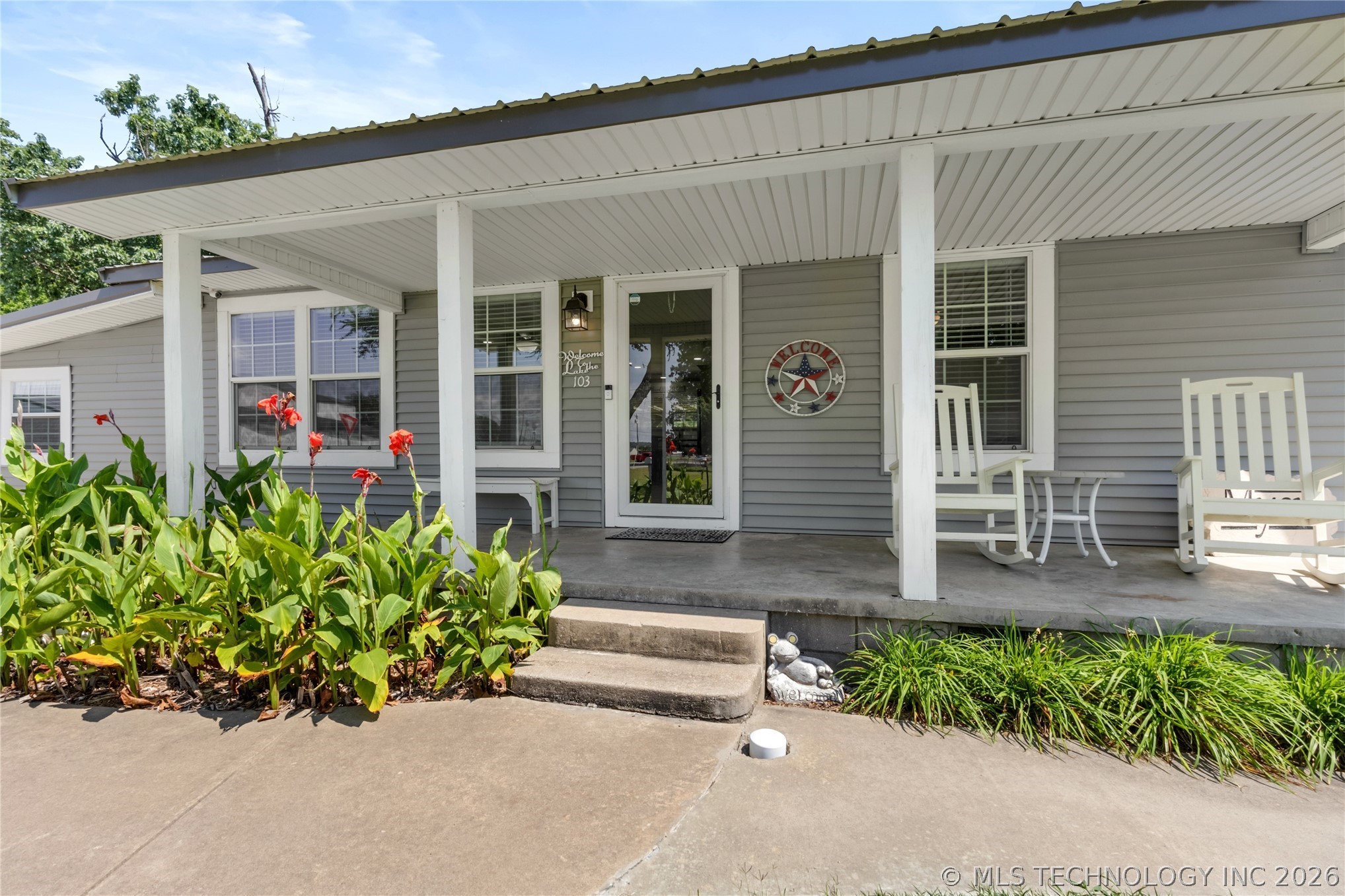 103 E Elm Avenue Property Photo 1