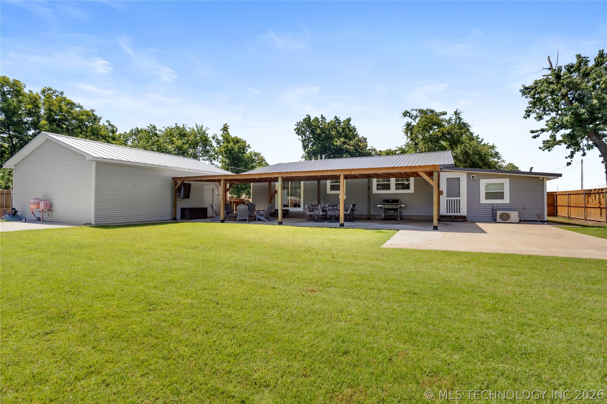 103 E Elm Avenue Property Photo 7