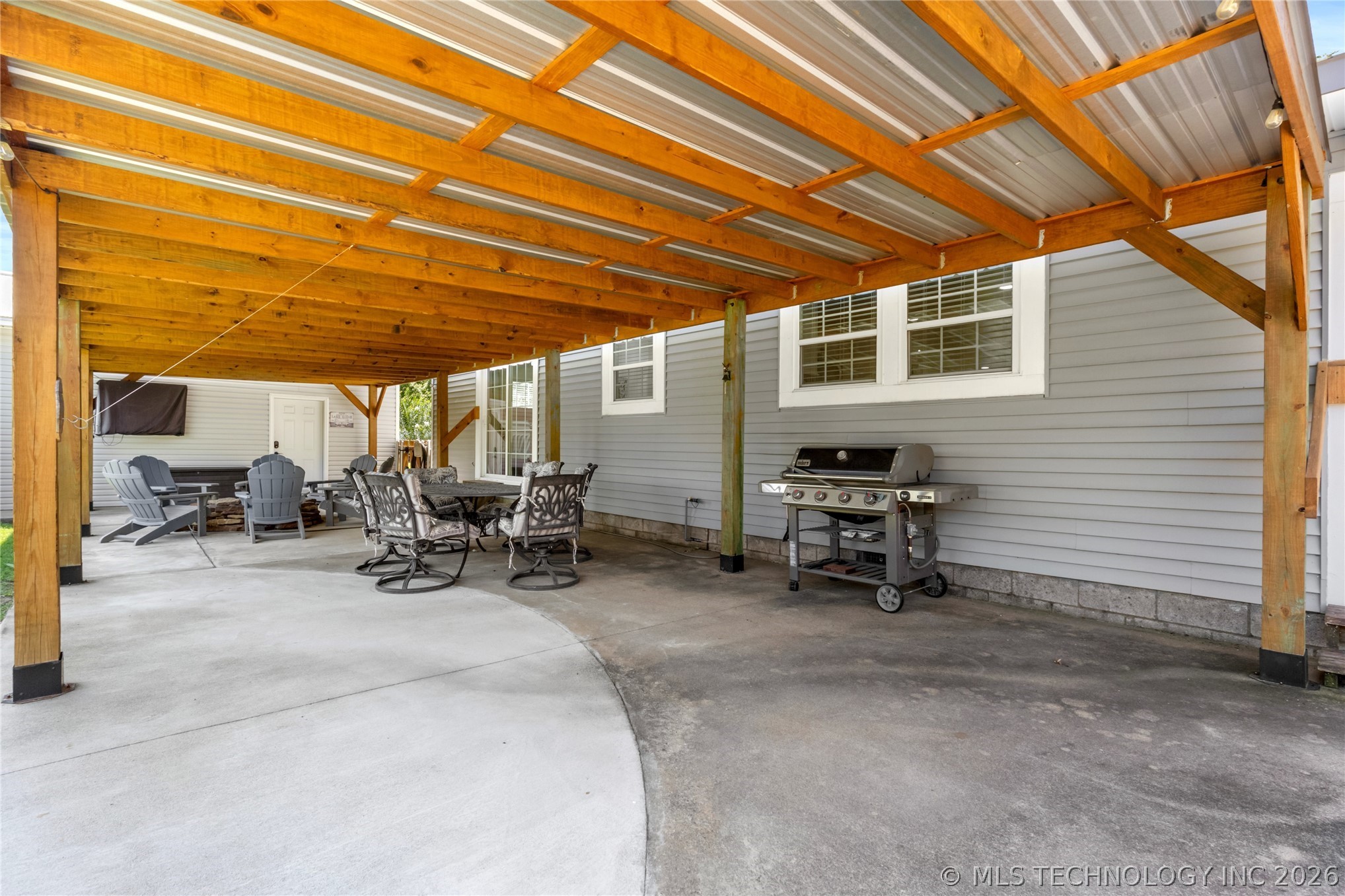 103 E Elm Avenue Property Photo 11