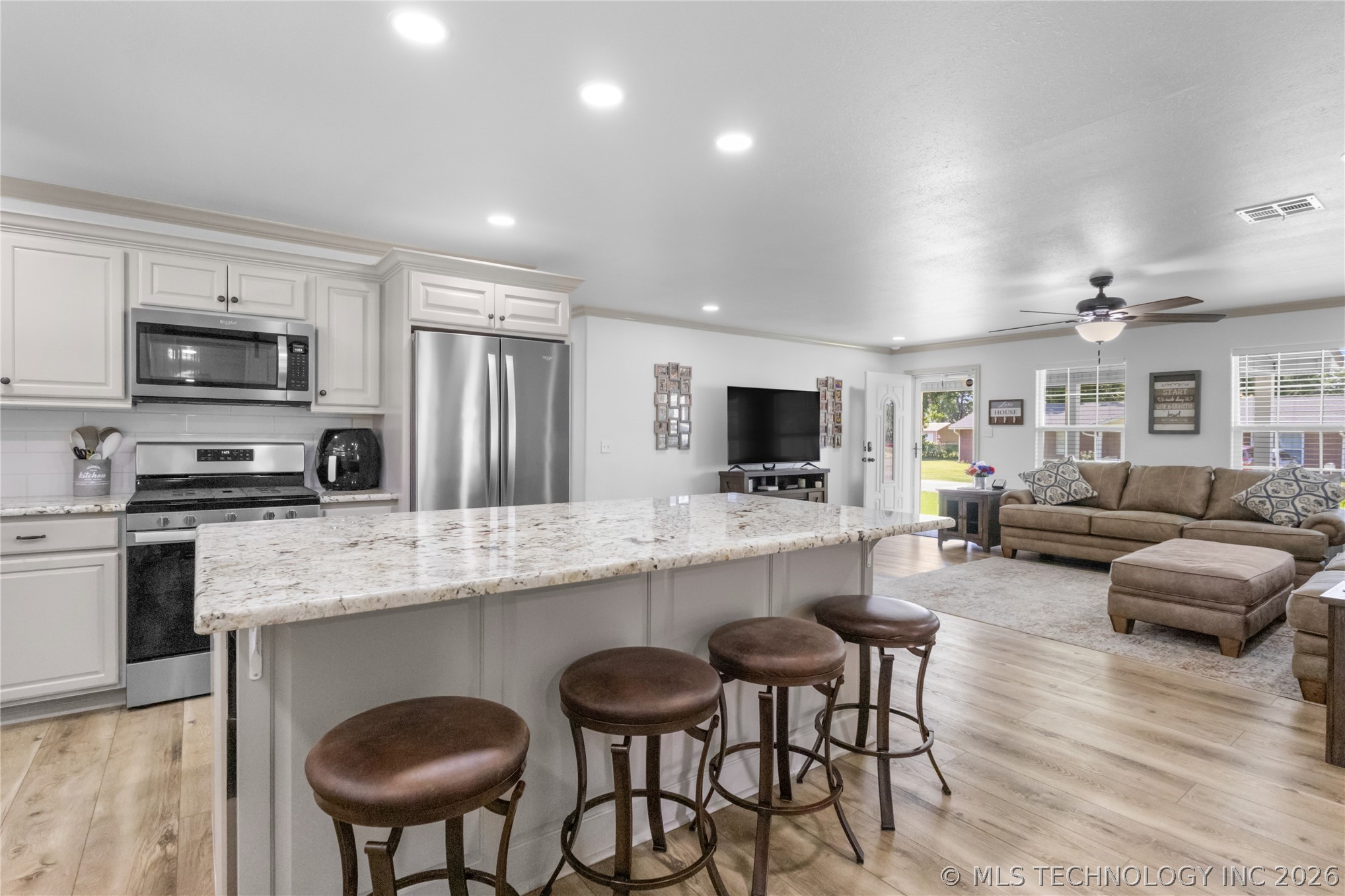 103 E Elm Avenue Property Photo 16