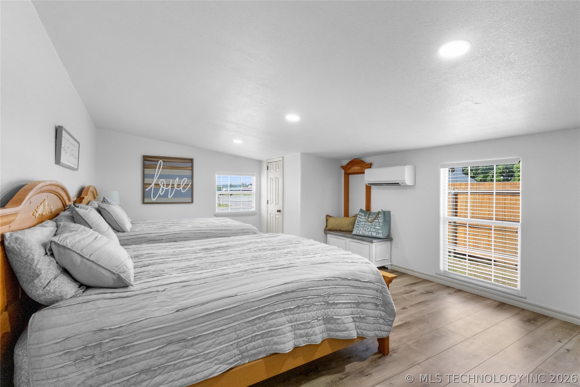 103 E Elm Avenue Property Photo 19